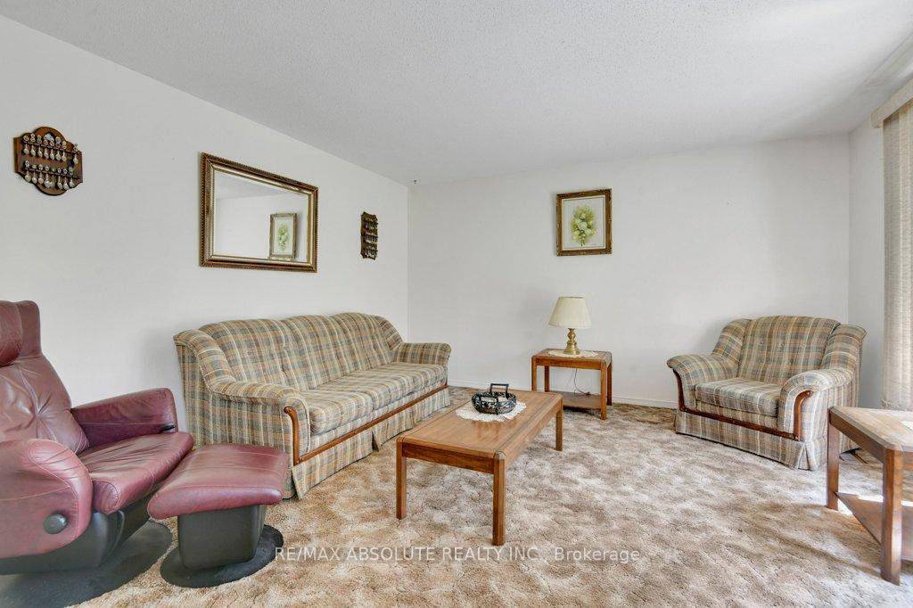 Photo 9 of 8344 Forest Green Crescent, Ottawa, Osgoode Twp North of Reg Rd 6 — HOMEH