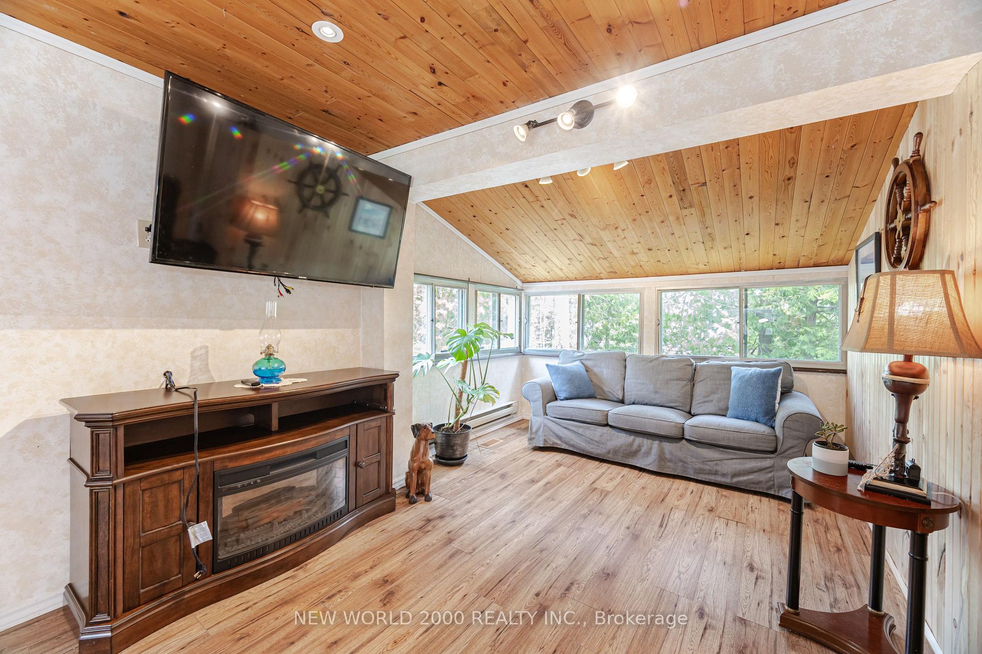 Photo 3 of 4 Chambers Lane, Georgina, Pefferlaw — HOMEH