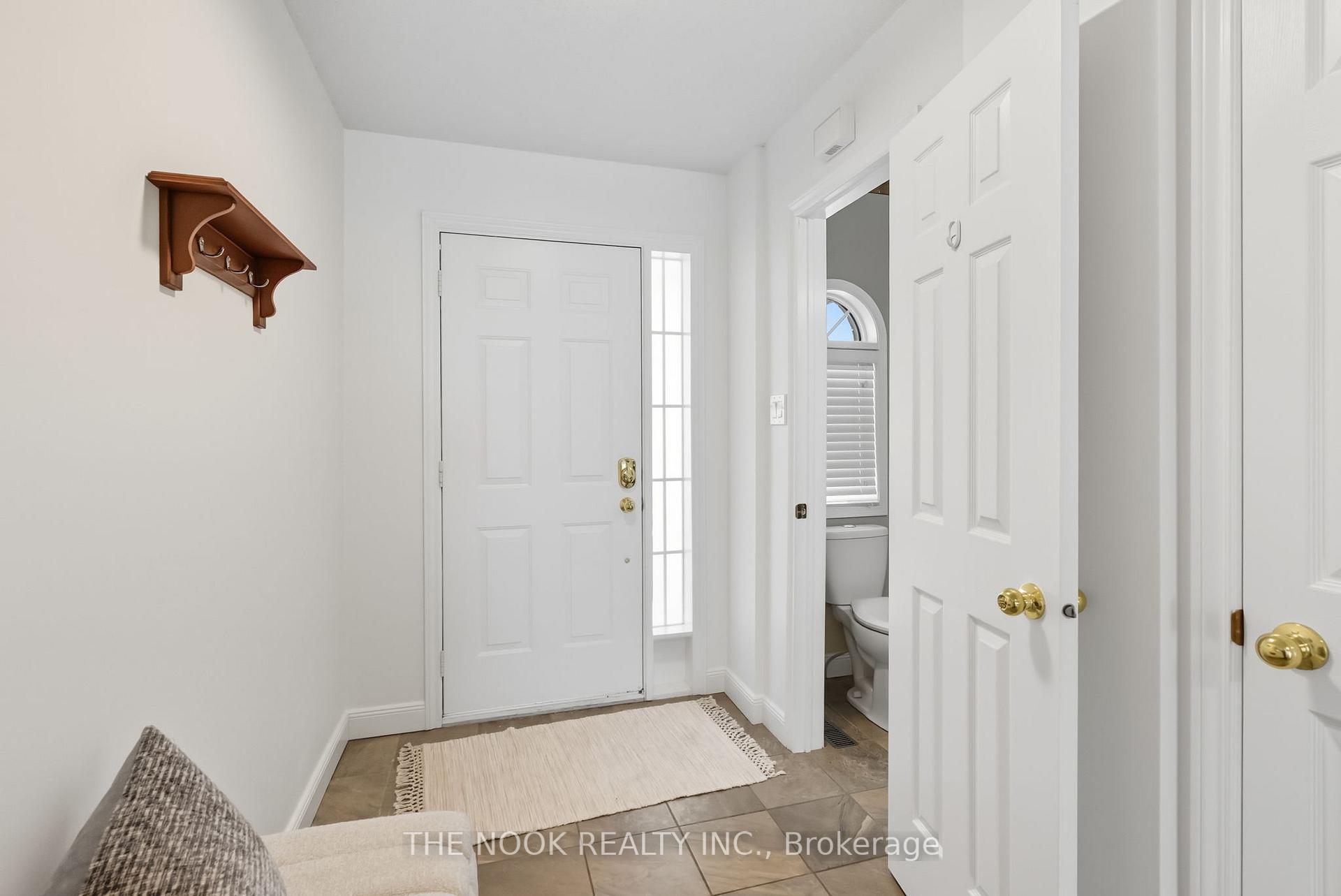 Photo 4 of 16 Somerscales Drive, Clarington, Bowmanville — HOMEH
