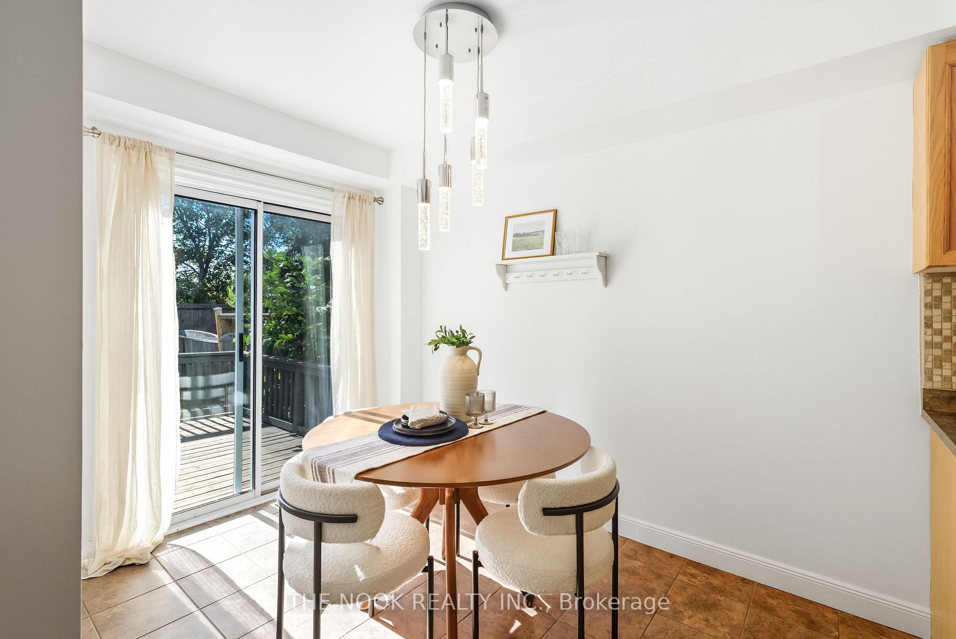 Photo 11 of 16 Somerscales Drive, Clarington, Bowmanville — HOMEH
