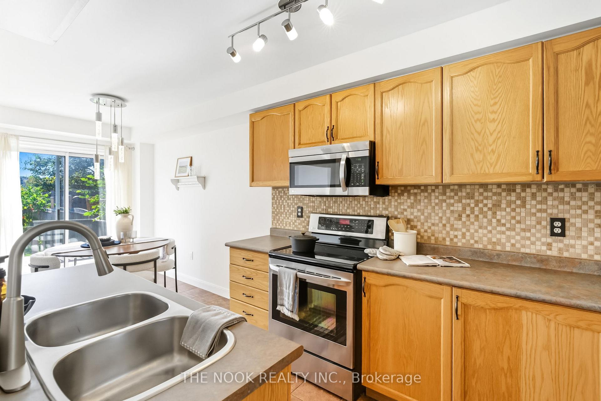 Photo 14 of 16 Somerscales Drive, Clarington, Bowmanville — HOMEH