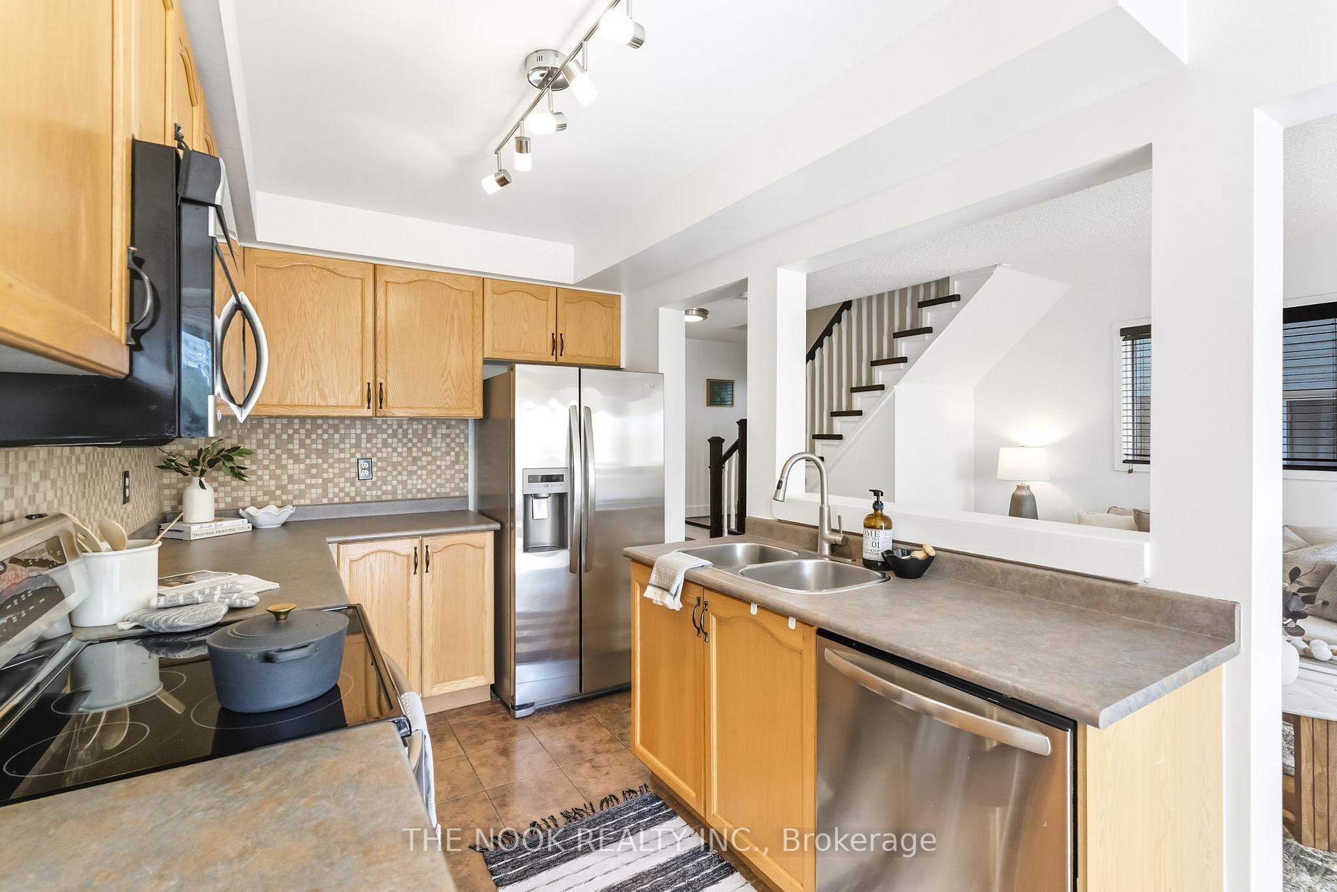 Photo 17 of 16 Somerscales Drive, Clarington, Bowmanville — HOMEH