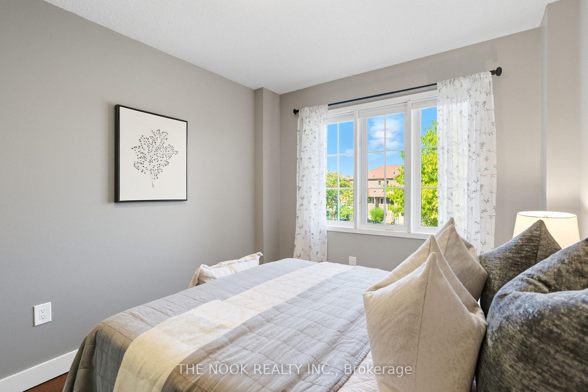Photo 31 of 16 Somerscales Drive, Clarington, Bowmanville — HOMEH