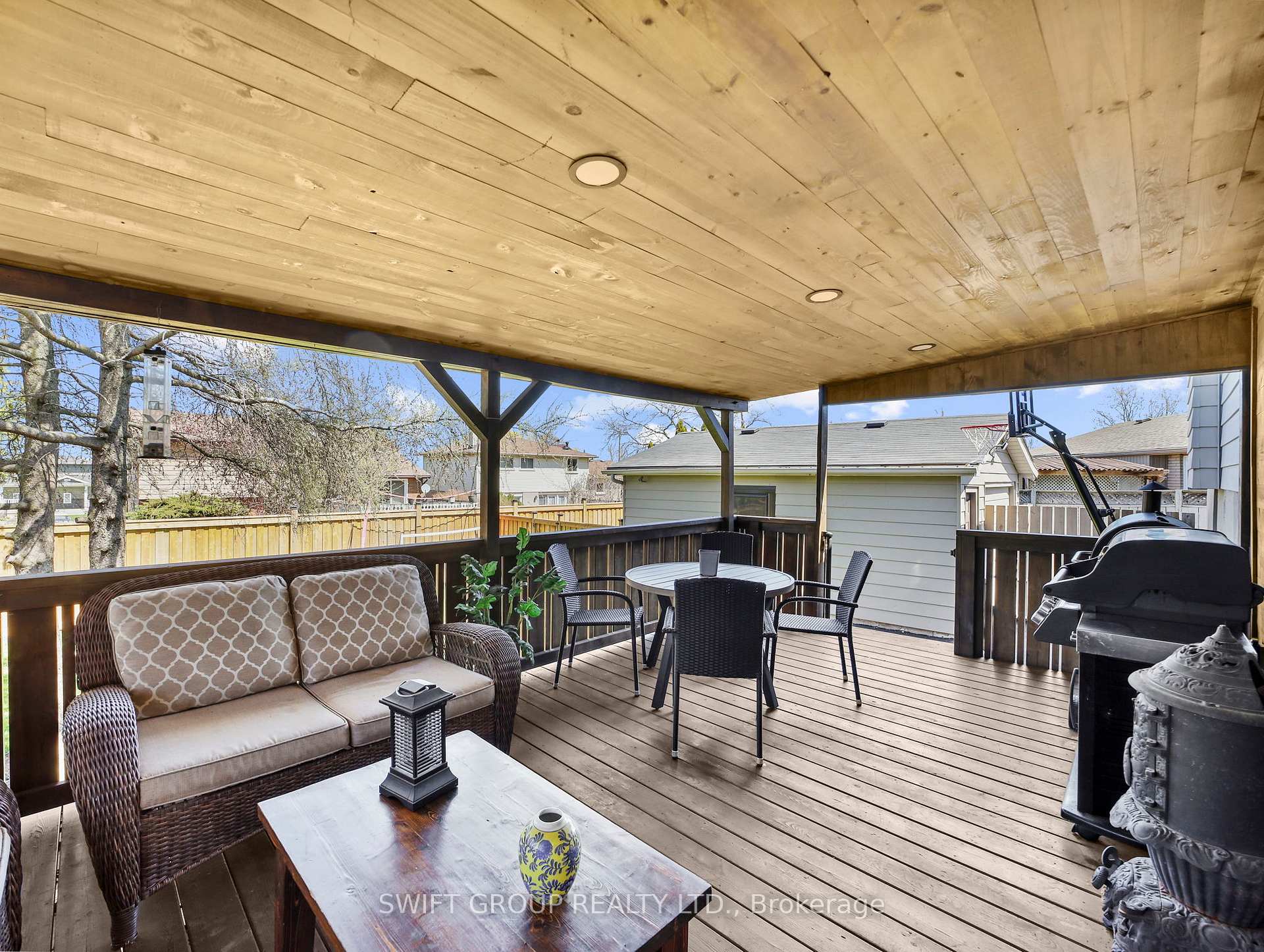 Photo 11 of 39 Viking Drive, Grimsby, Grimsby Beach — HOMEH