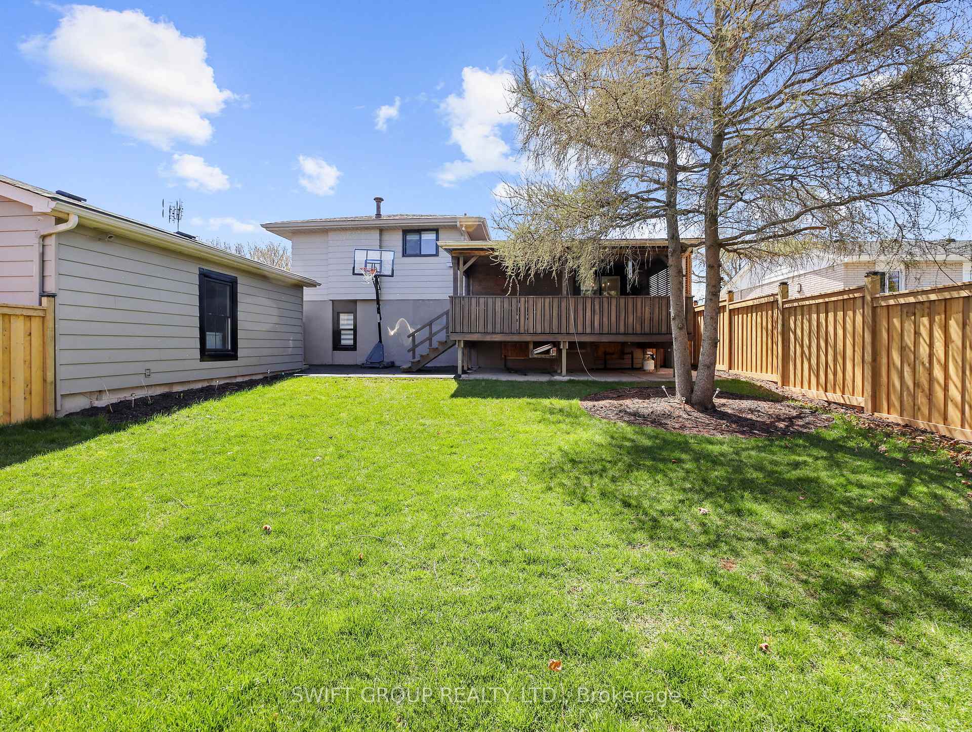 Photo 14 of 39 Viking Drive, Grimsby, Grimsby Beach — HOMEH