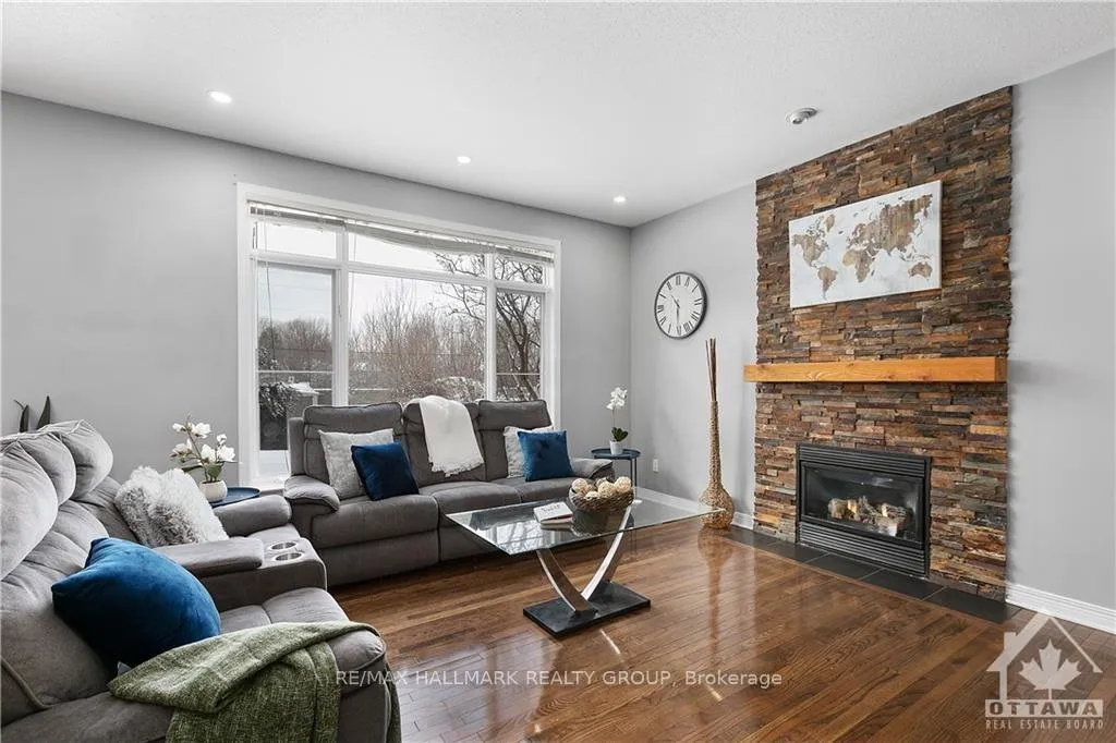 Photo 3 of 4464 Shoreline Drive, Ottawa, Riverside South/Gloucester Glen — HOMEH