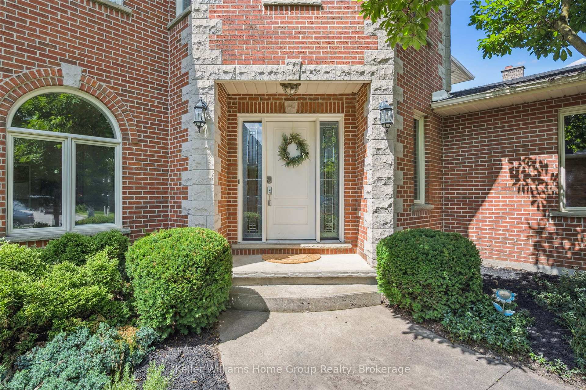 Photo 5 of 12 Harts Lane E, Guelph, Kortright East — HOMEH