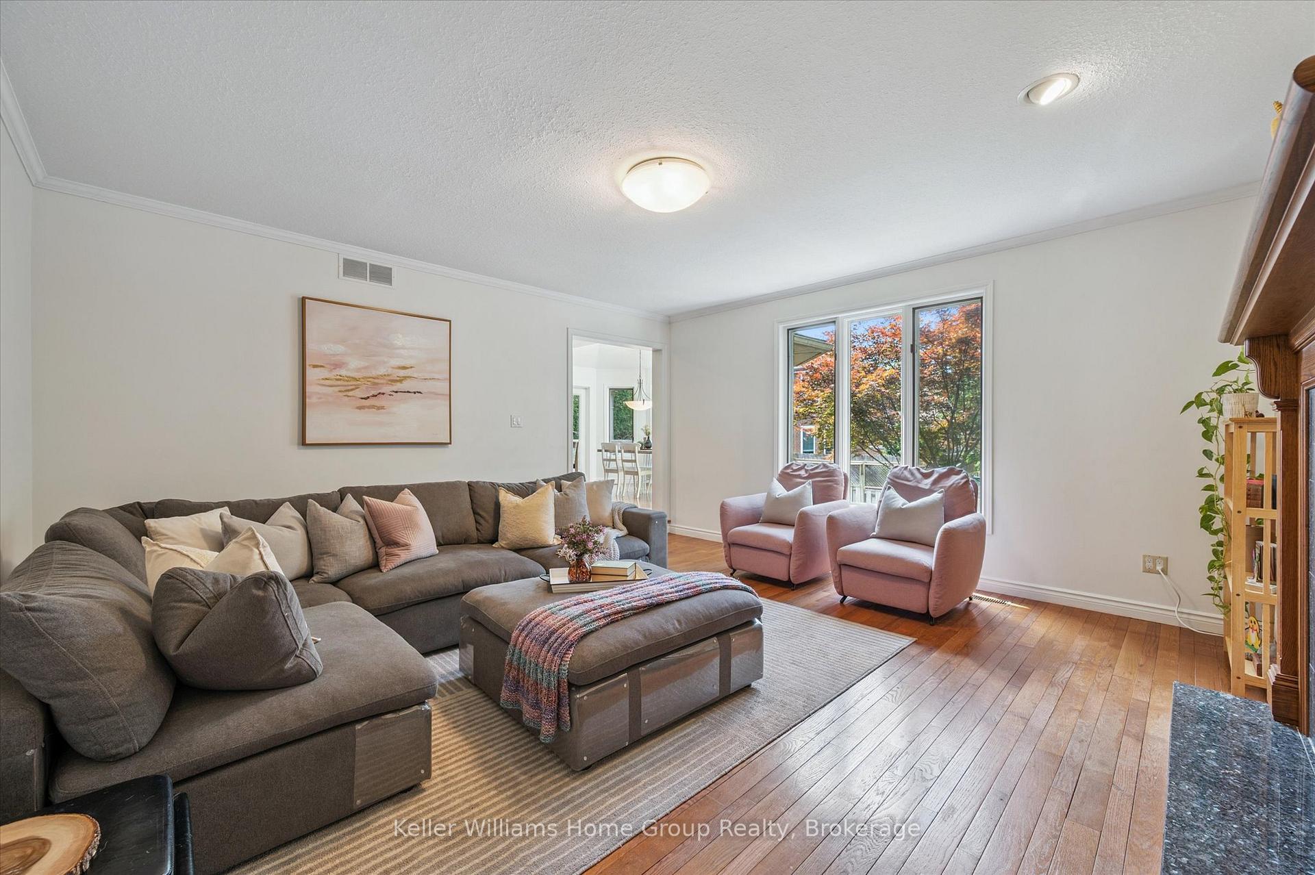 Photo 8 of 12 Harts Lane E, Guelph, Kortright East — HOMEH
