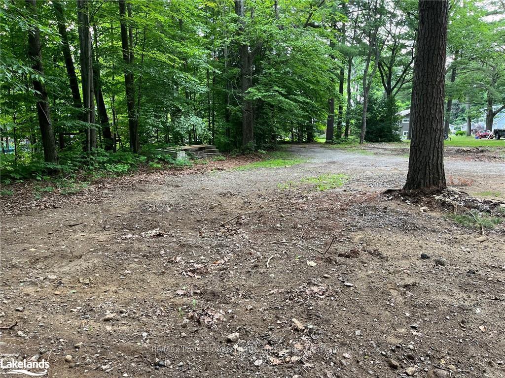 Photo 3 of 137 Oakwood Drive, Gravenhurst, Muskoka (S) — HOMEH