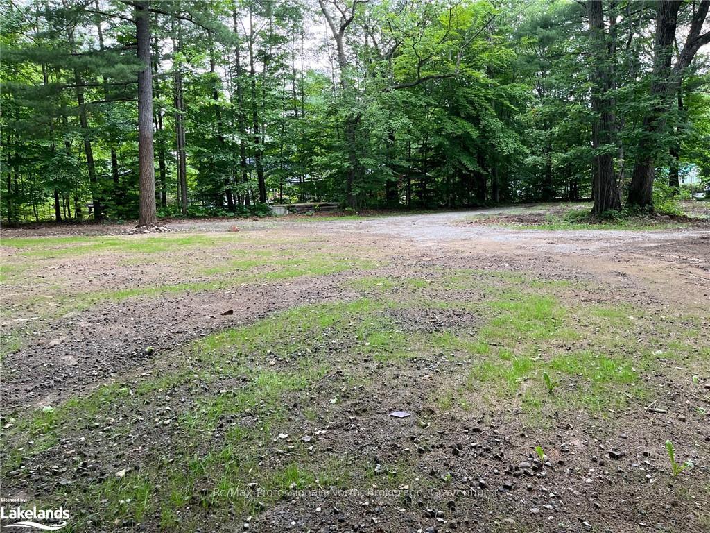 Photo 4 of 137 Oakwood Drive, Gravenhurst, Muskoka (S) — HOMEH