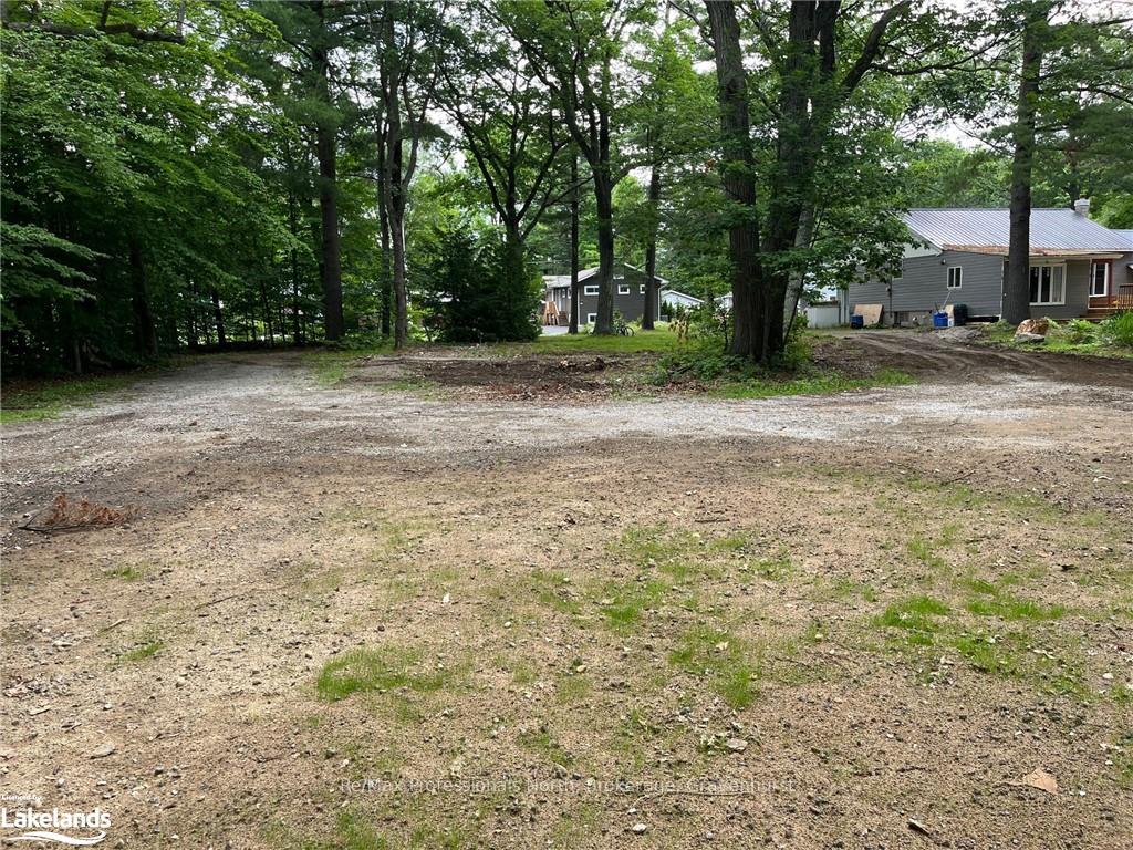 Photo 8 of 137 Oakwood Drive, Gravenhurst, Muskoka (S) — HOMEH