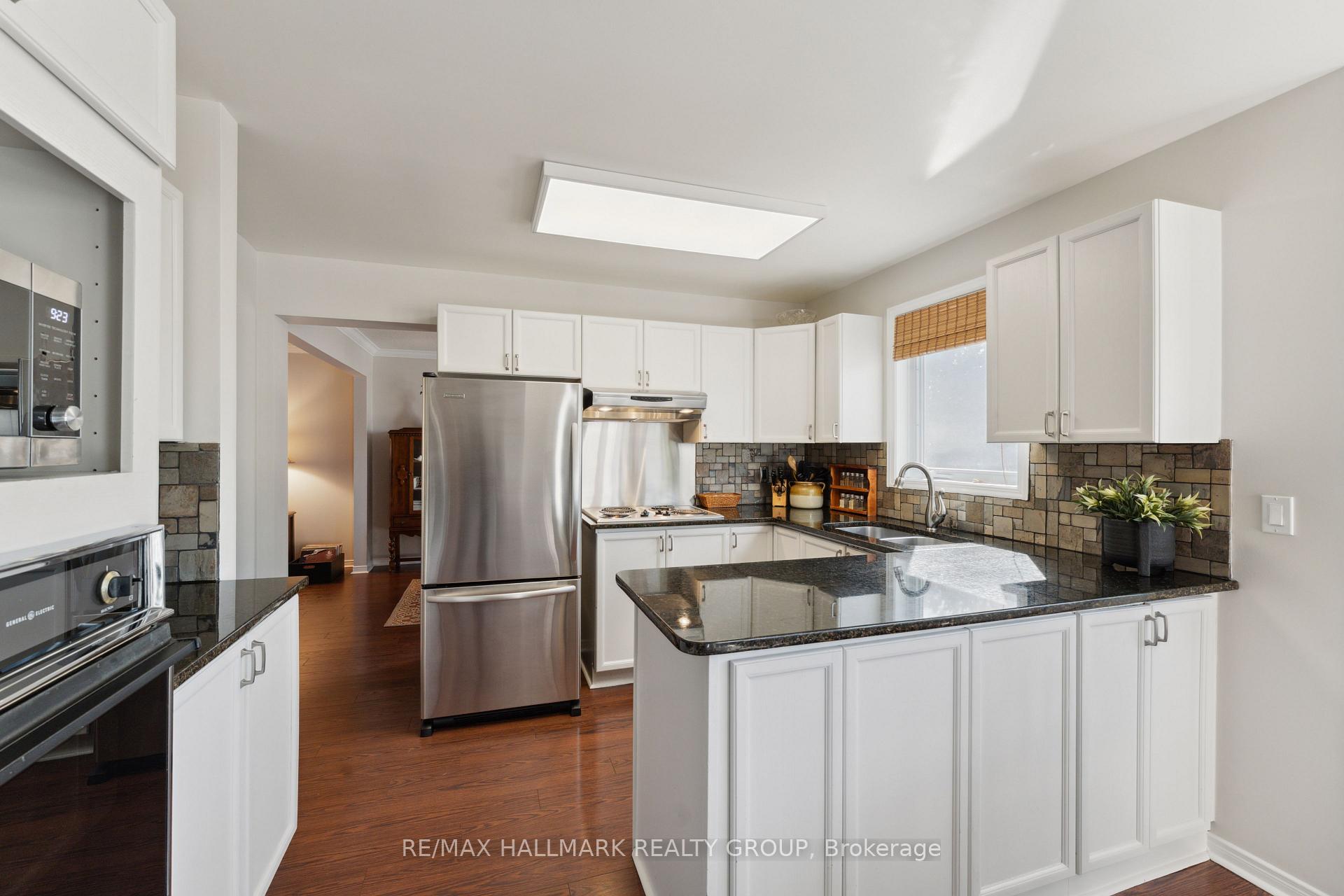 Photo 12 of 79 Halley Street, Ottawa, Barrhaven - Heritage Park — HOMEH