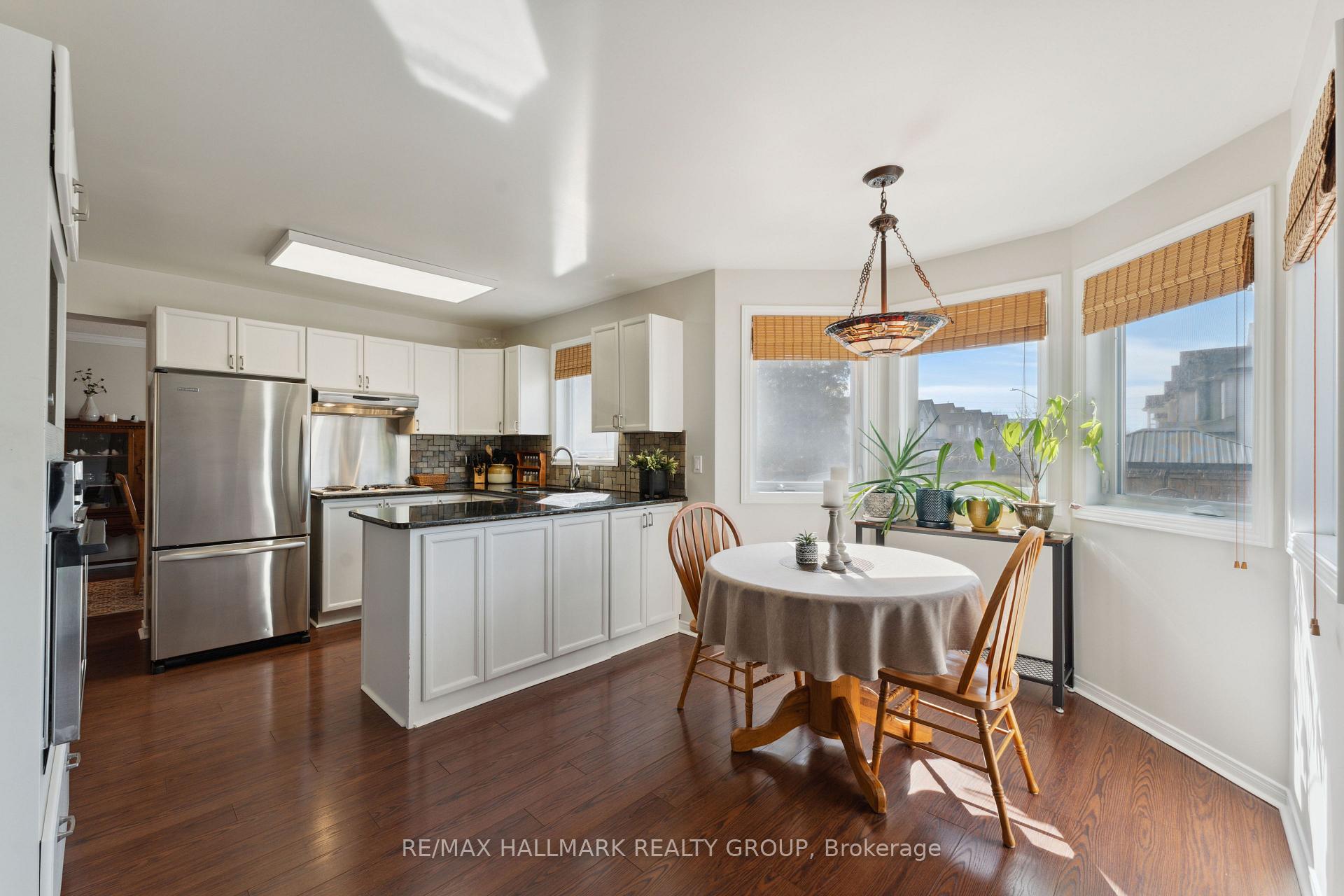 Photo 13 of 79 Halley Street, Ottawa, Barrhaven - Heritage Park — HOMEH