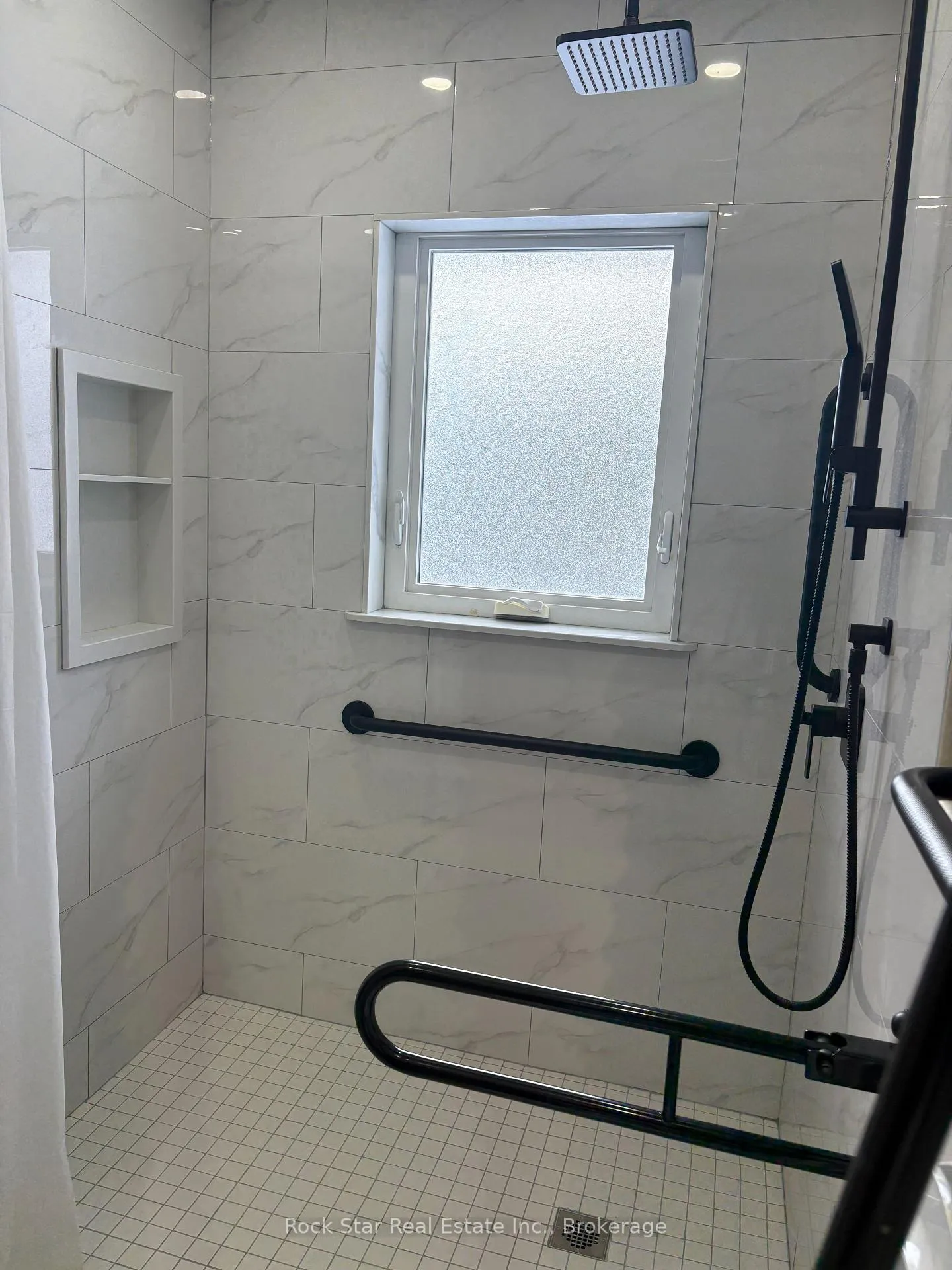 Photo 9 of 28 Dale Avenue, Hamilton, Stoney Creek — HOMEH