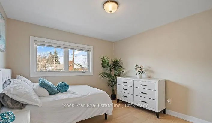 Photo 11 of 28 Dale Avenue, Hamilton, Stoney Creek — HOMEH