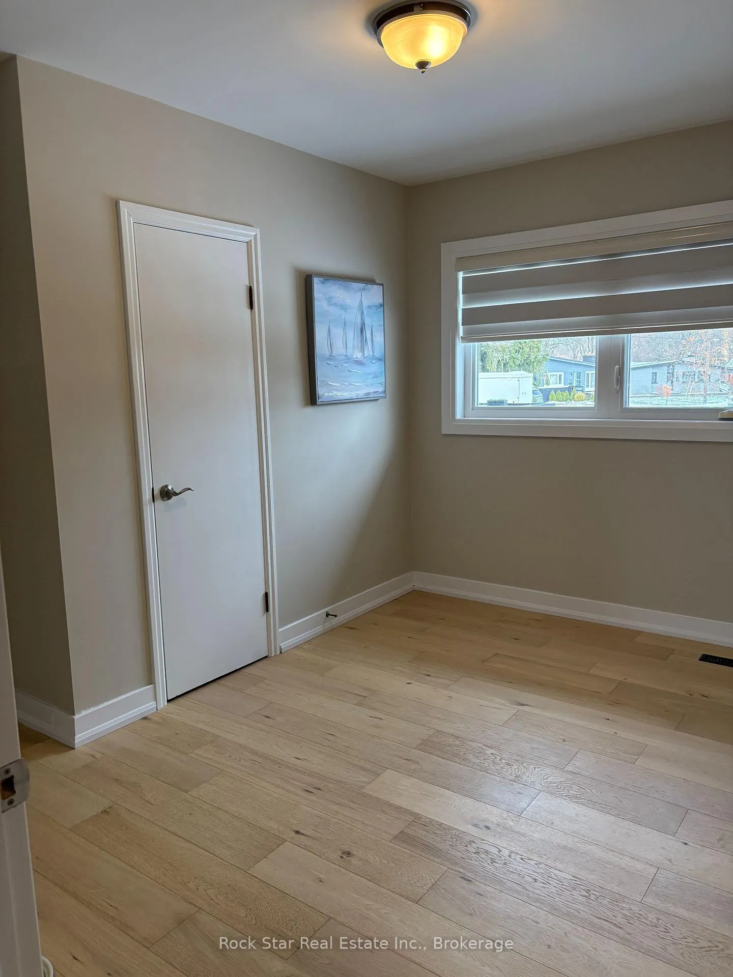 Photo 12 of 28 Dale Avenue, Hamilton, Stoney Creek — HOMEH