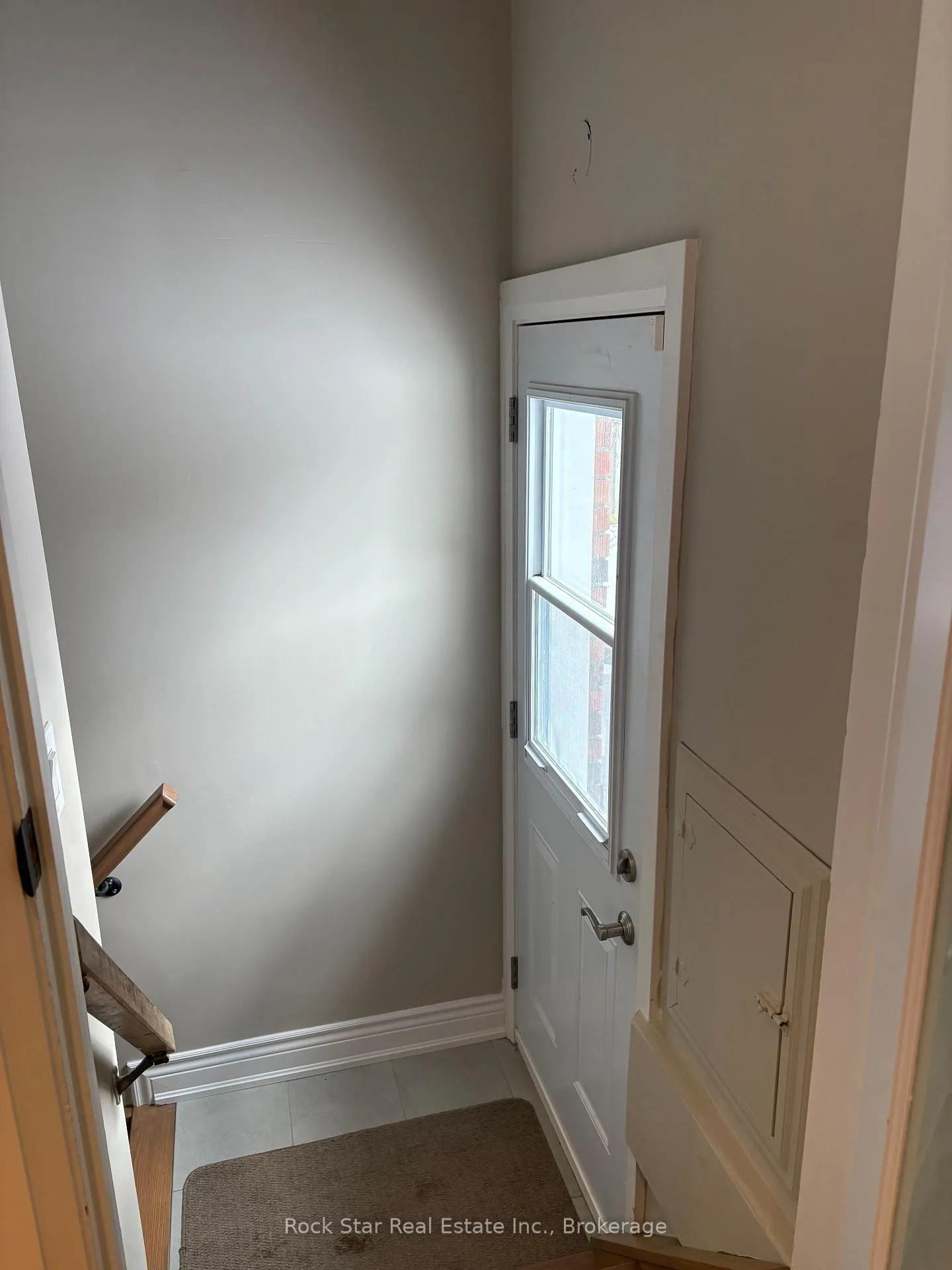 Photo 14 of 28 Dale Avenue, Hamilton, Stoney Creek — HOMEH