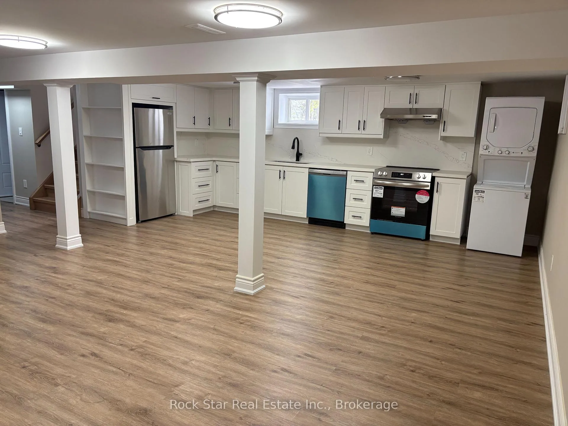Photo 16 of 28 Dale Avenue, Hamilton, Stoney Creek — HOMEH