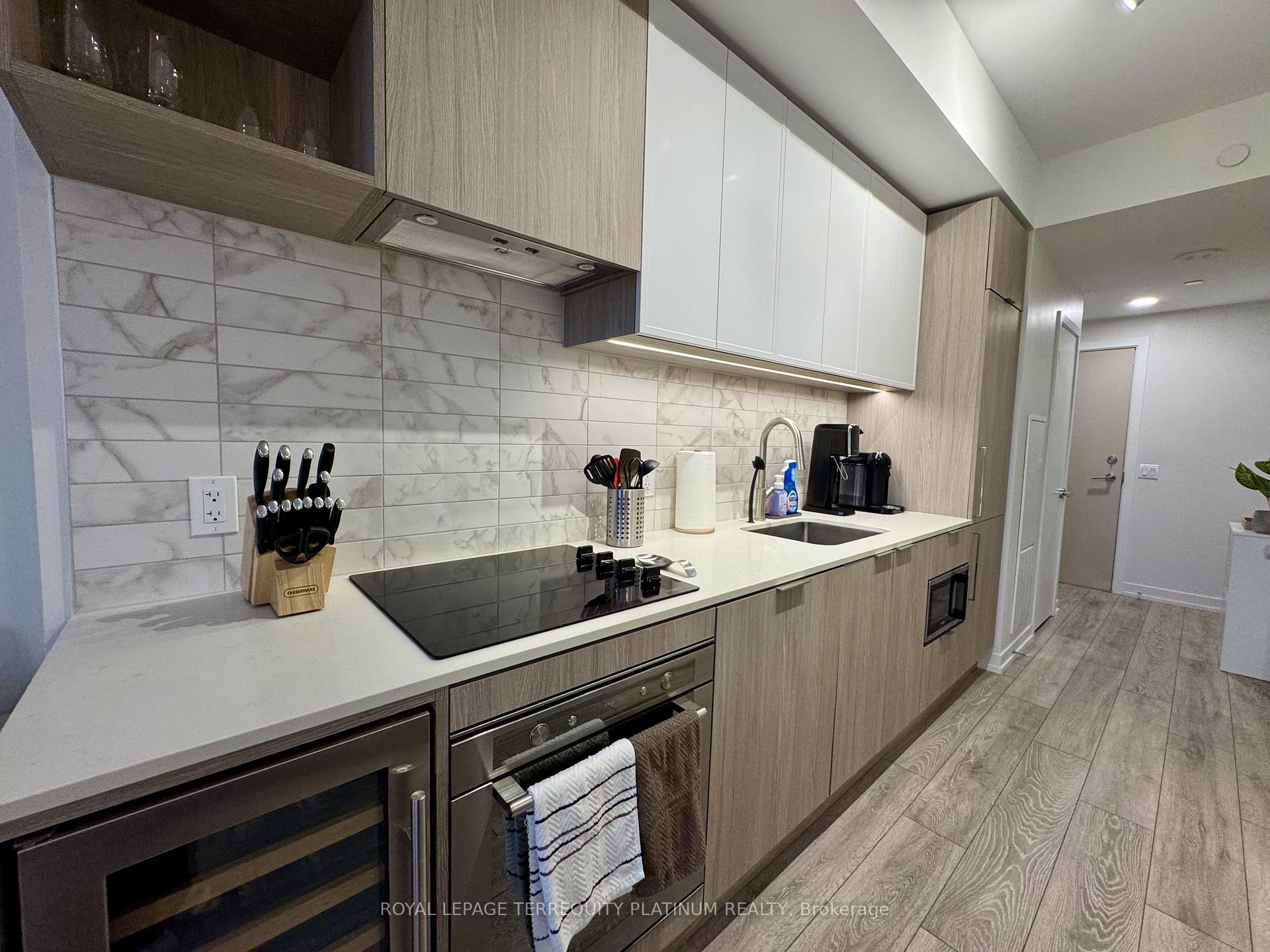 Photo 5 of Unit 605, 2020 Bathurst Street, Toronto, Humewood-Cedarvale — HOMEH