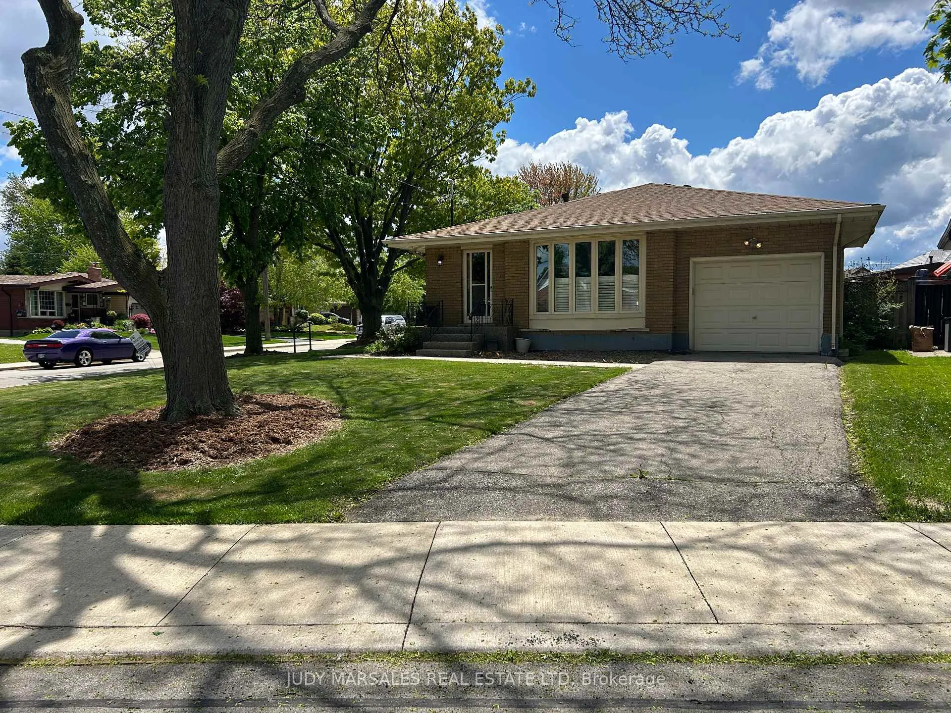Photo 3 of 2 Melody Court, Hamilton, Thorner — HOMEH
