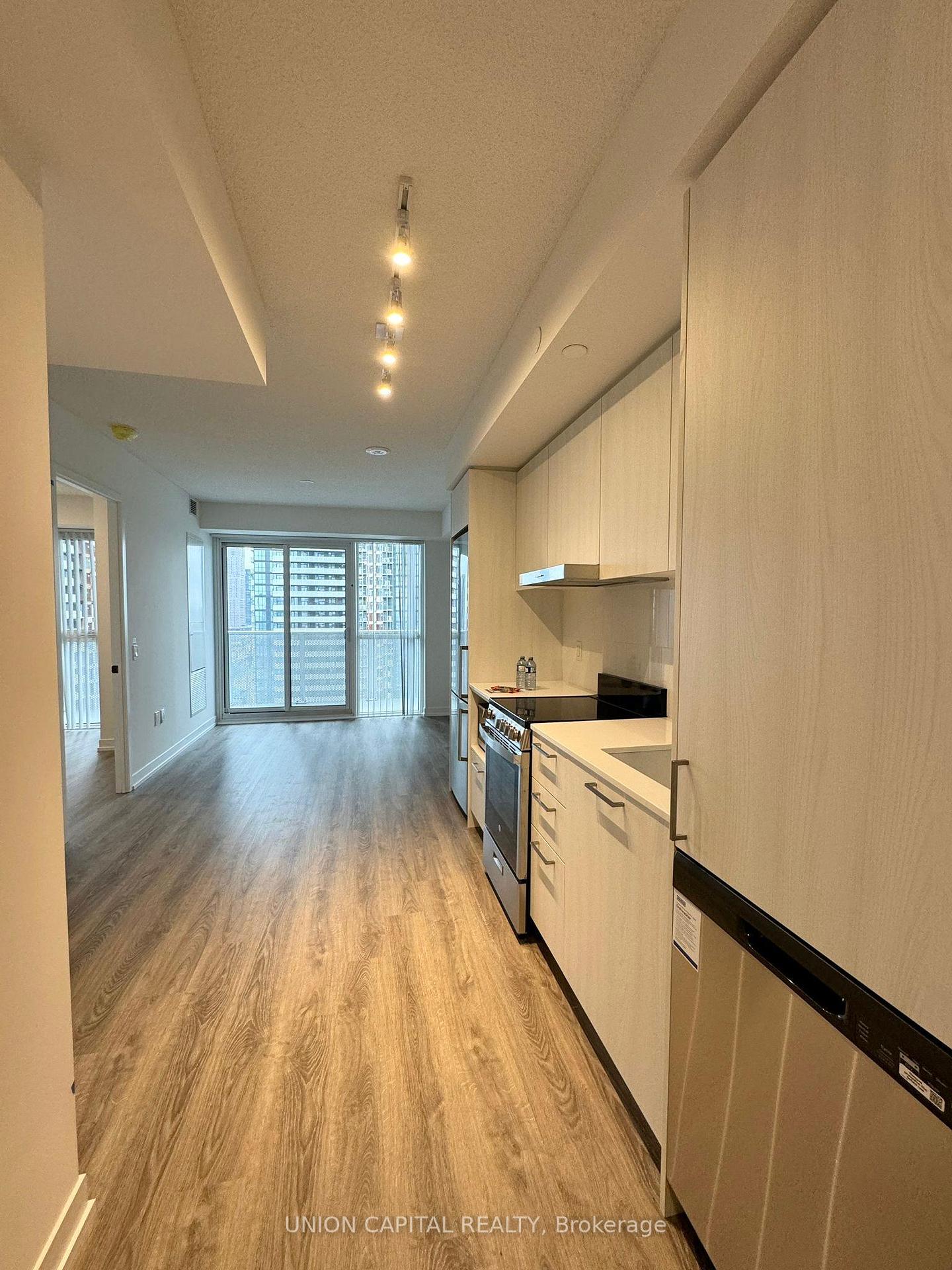 Photo 8 of Unit 1901, 195 Commerce Street E, Vaughan, Vaughan Corporate Centre — HOMEH