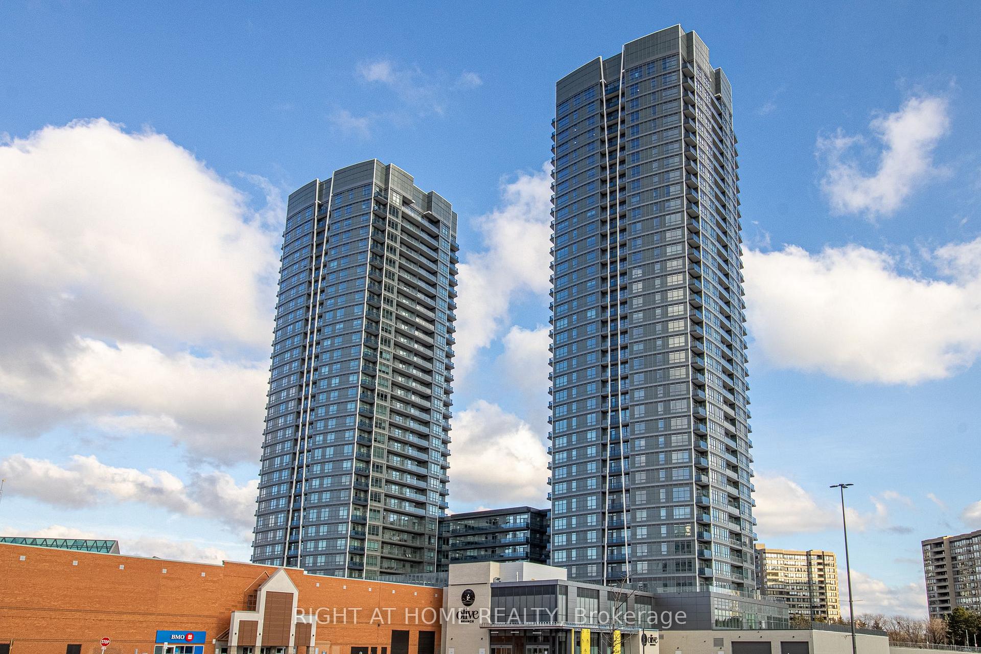 Photo 6 of Unit 3507, 30 upper mall Way, Vaughan, Brownridge — HOMEH