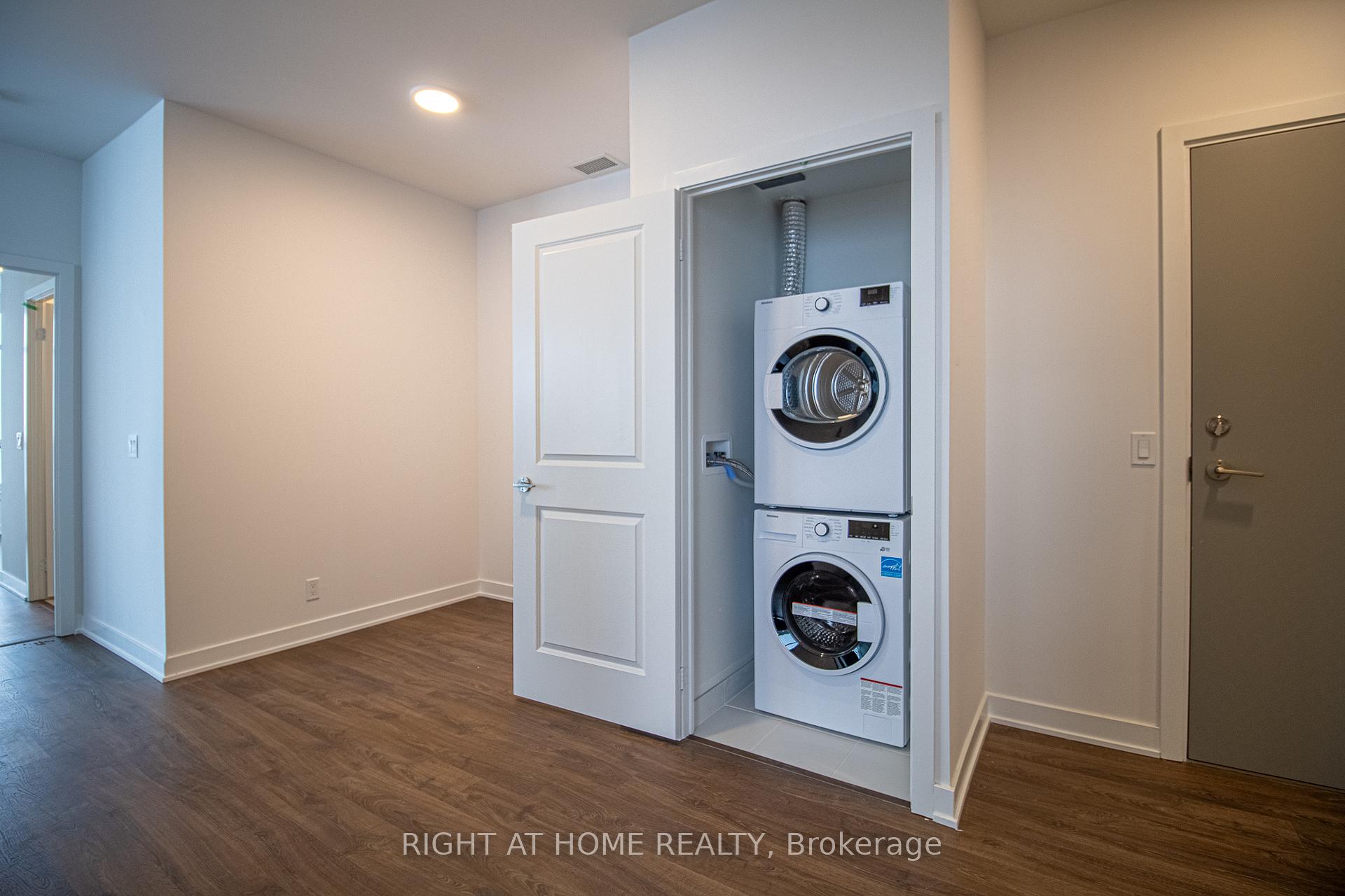 Photo 10 of Unit 3507, 30 upper mall Way, Vaughan, Brownridge — HOMEH