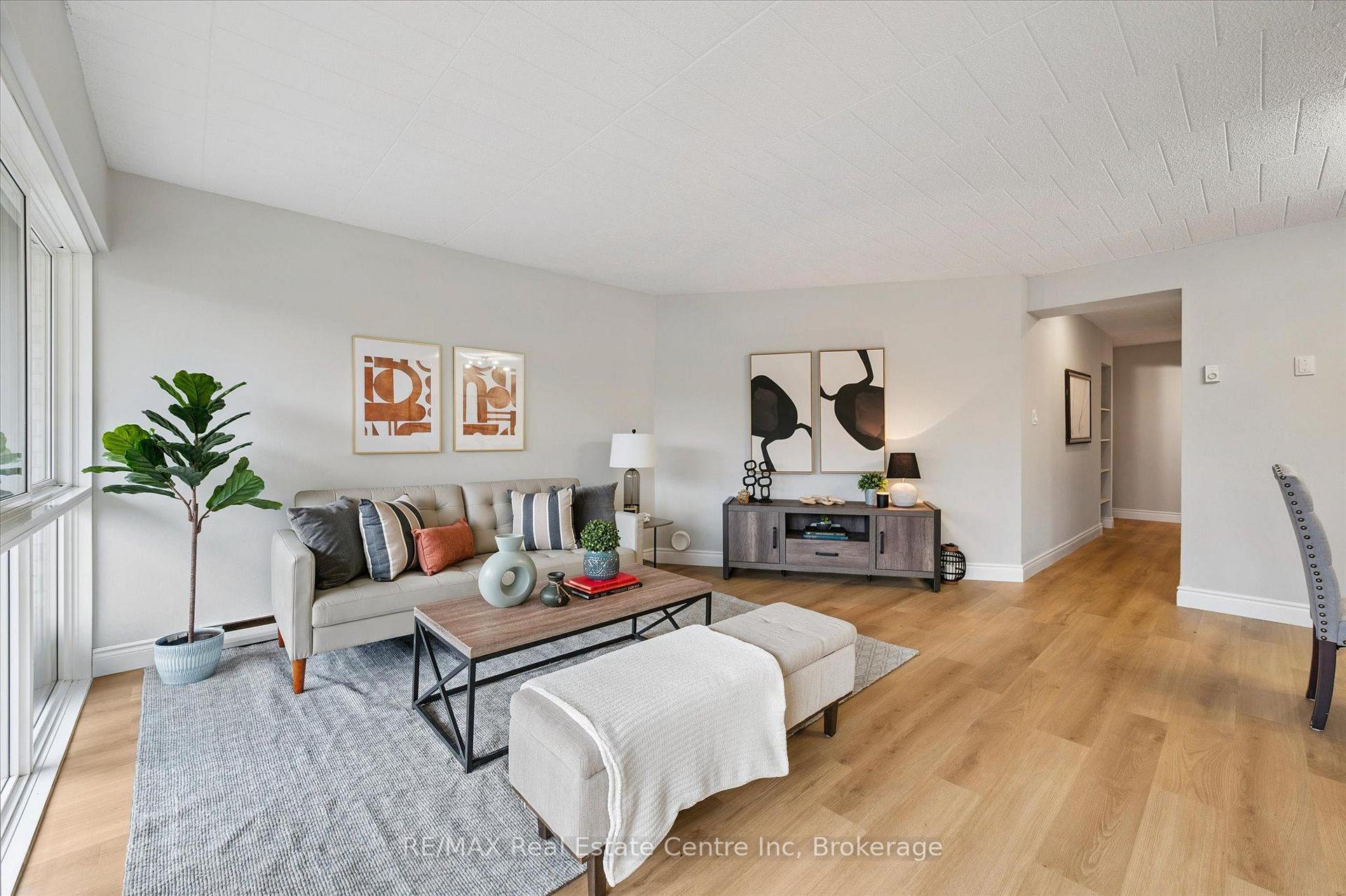 Photo 7 of Unit 102, 105 Conroy Crescent, Guelph, Dovercliffe Park/Old University — HOMEH