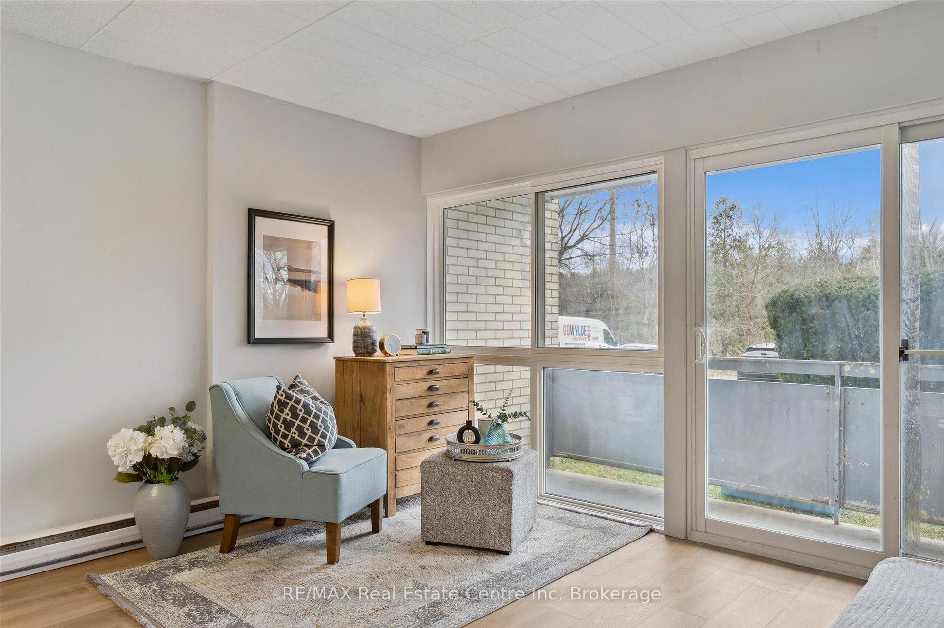 Photo 9 of Unit 102, 105 Conroy Crescent, Guelph, Dovercliffe Park/Old University — HOMEH