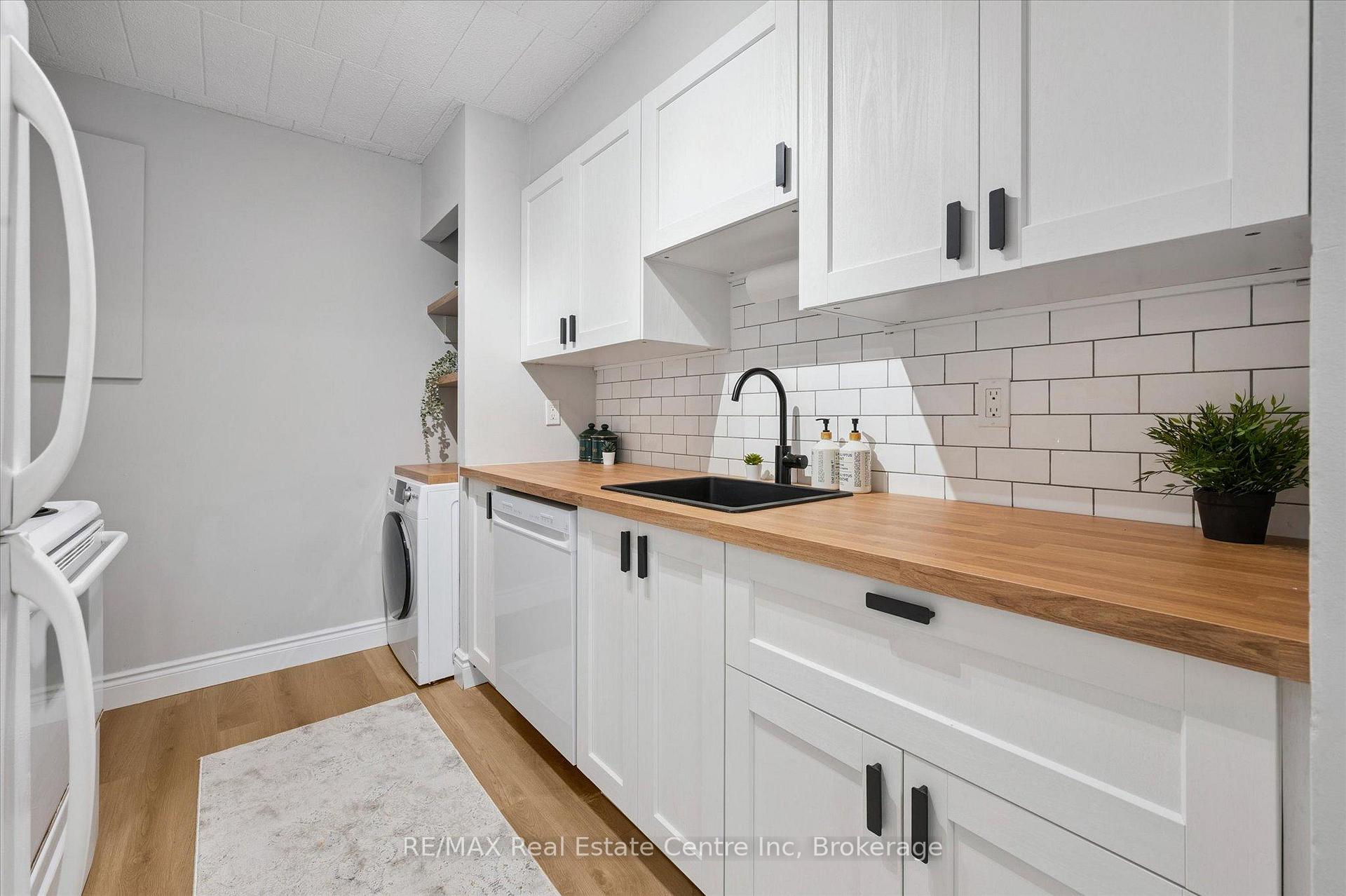 Photo 6 of Unit 102, 105 Conroy Crescent, Guelph, Dovercliffe Park/Old University — HOMEH