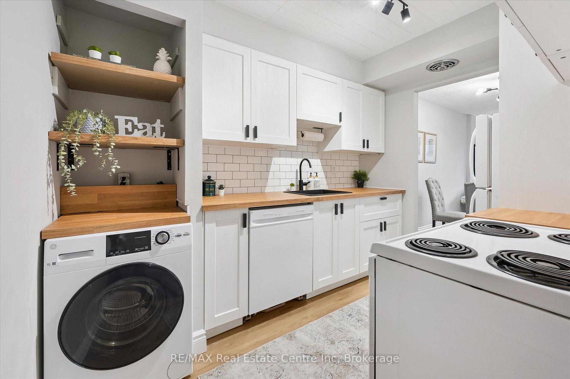 Photo 4 of Unit 102, 105 Conroy Crescent, Guelph, Dovercliffe Park/Old University — HOMEH
