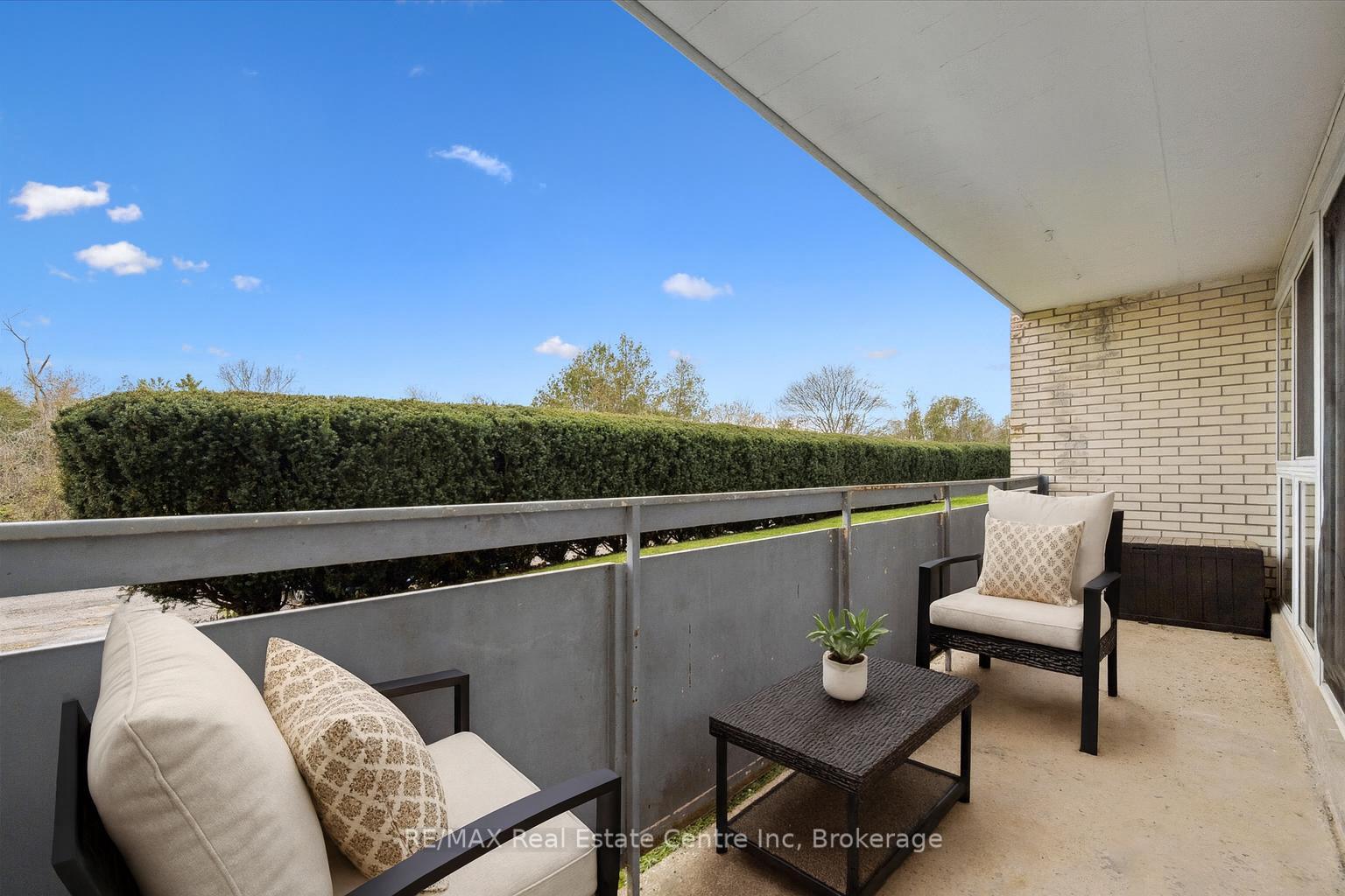 Photo 14 of Unit 102, 105 Conroy Crescent, Guelph, Dovercliffe Park/Old University — HOMEH