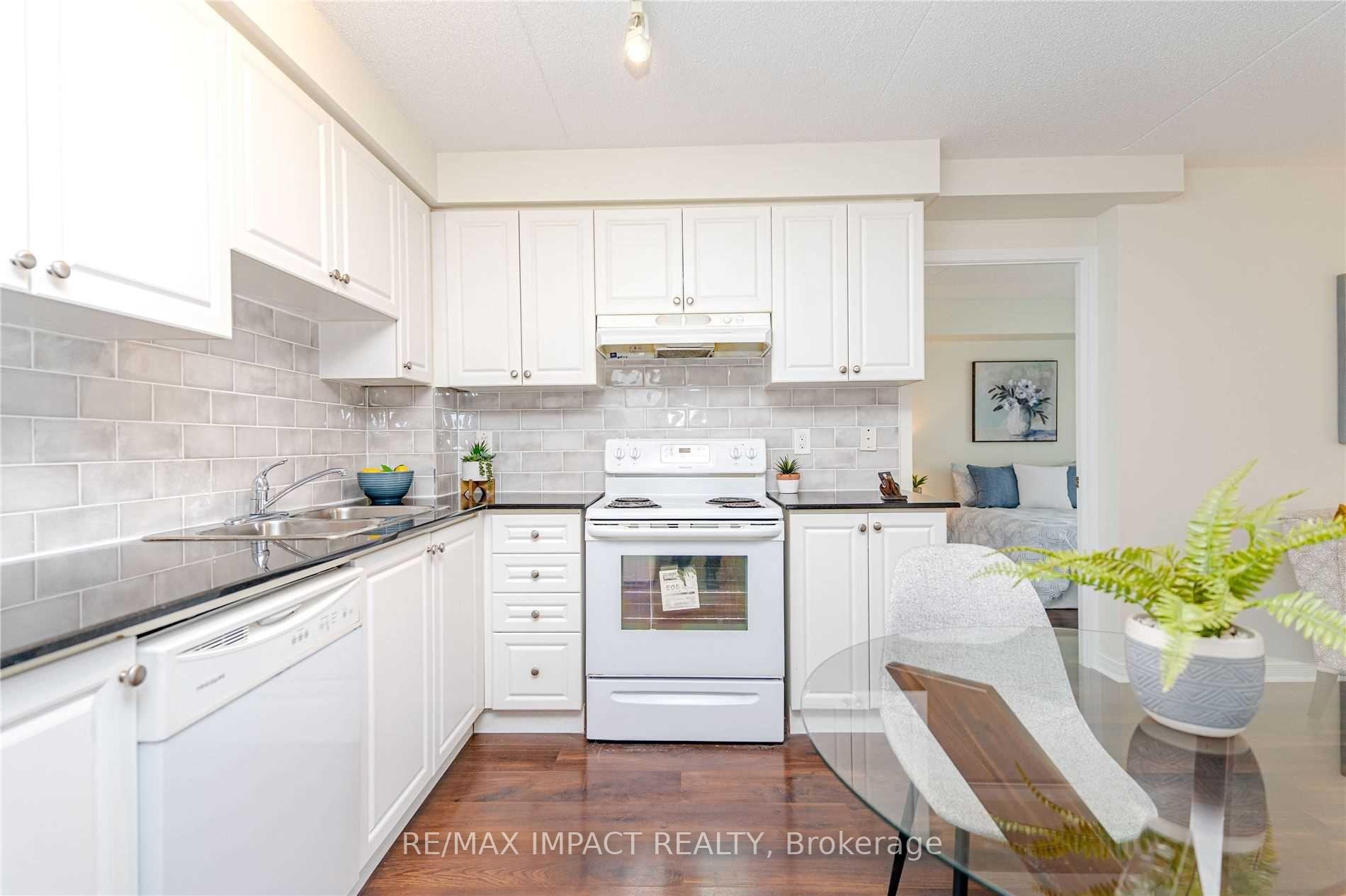Photo 13 of Unit 615, 4600 Steeles Avenue, Markham, Milliken Mills East — HOMEH