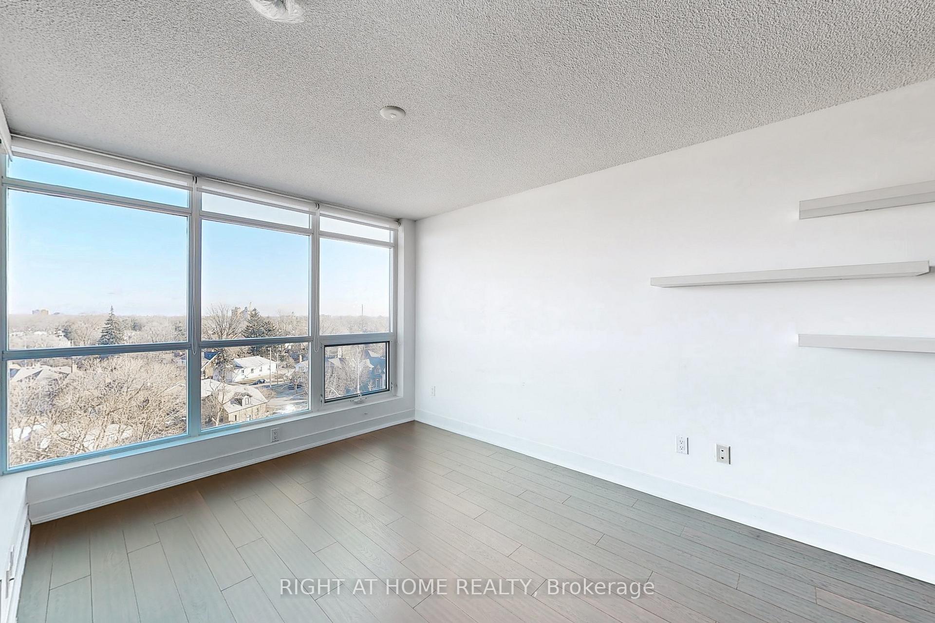 Photo 4 of Unit 806, 1048 Broadview Avenue, Toronto, Broadview North — HOMEH