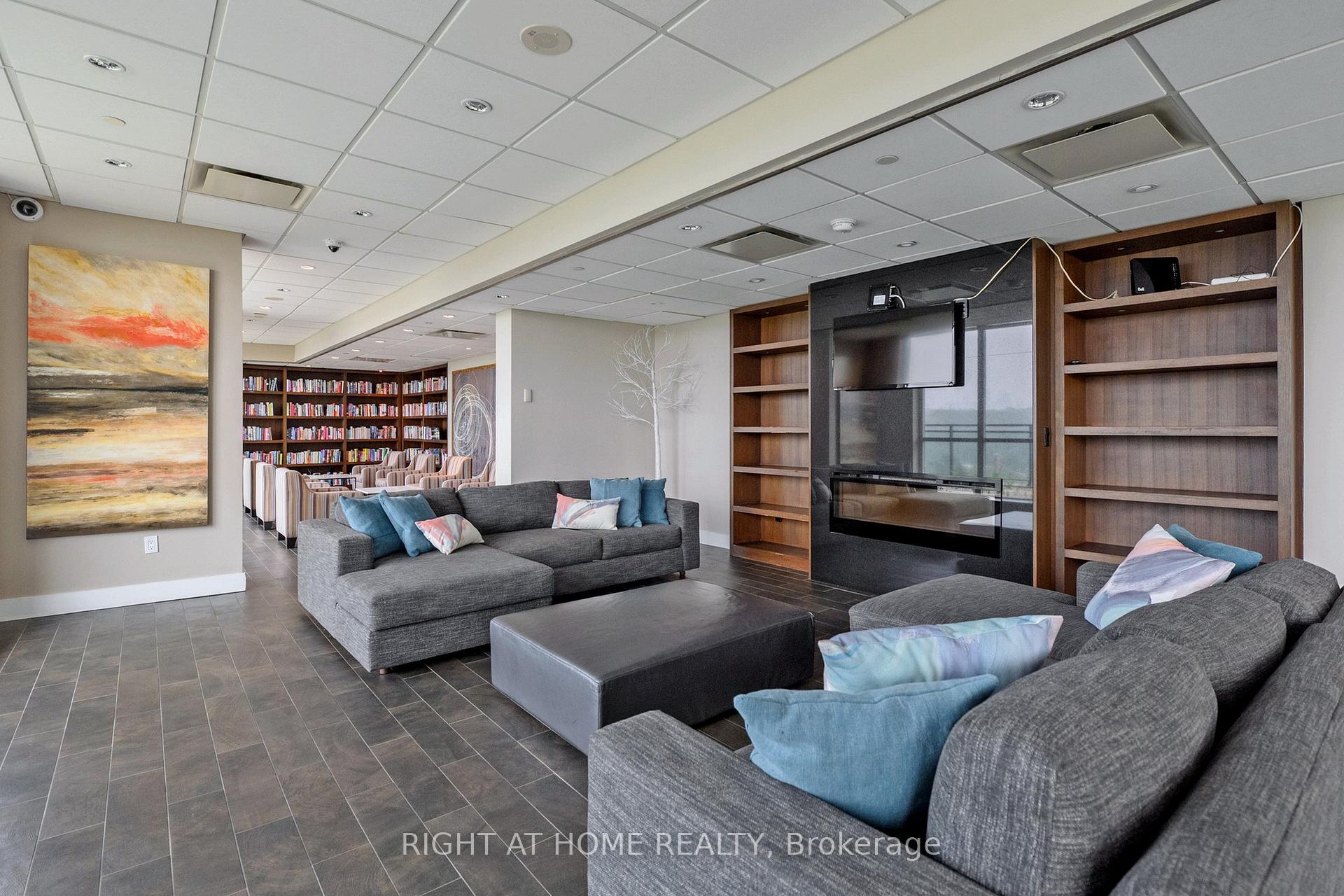 Photo 13 of Unit 806, 1048 Broadview Avenue, Toronto, Broadview North — HOMEH