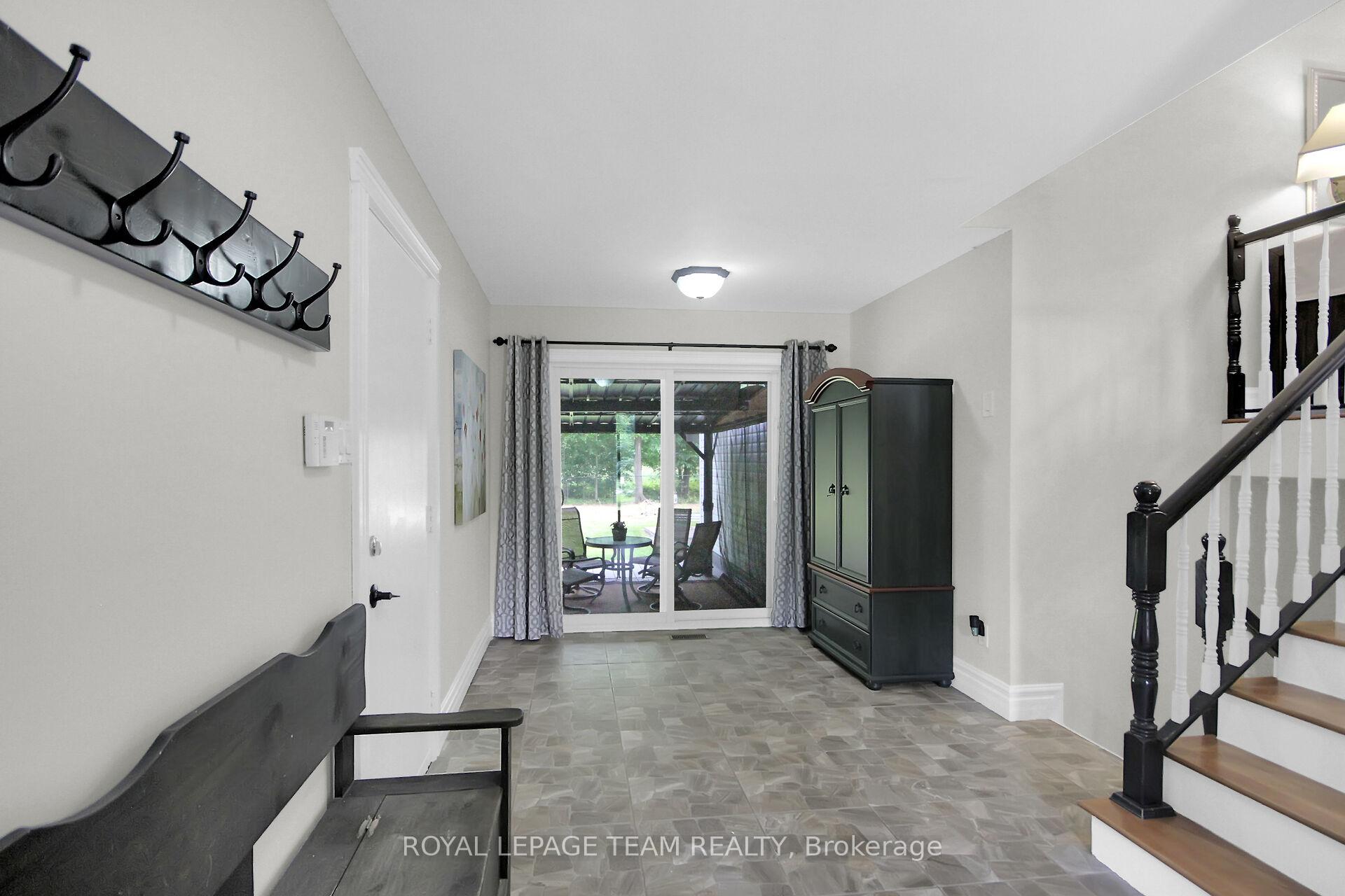 Photo 4 of 3317 Wild Cherry Drive, Ottawa, Osgoode — HOMEH