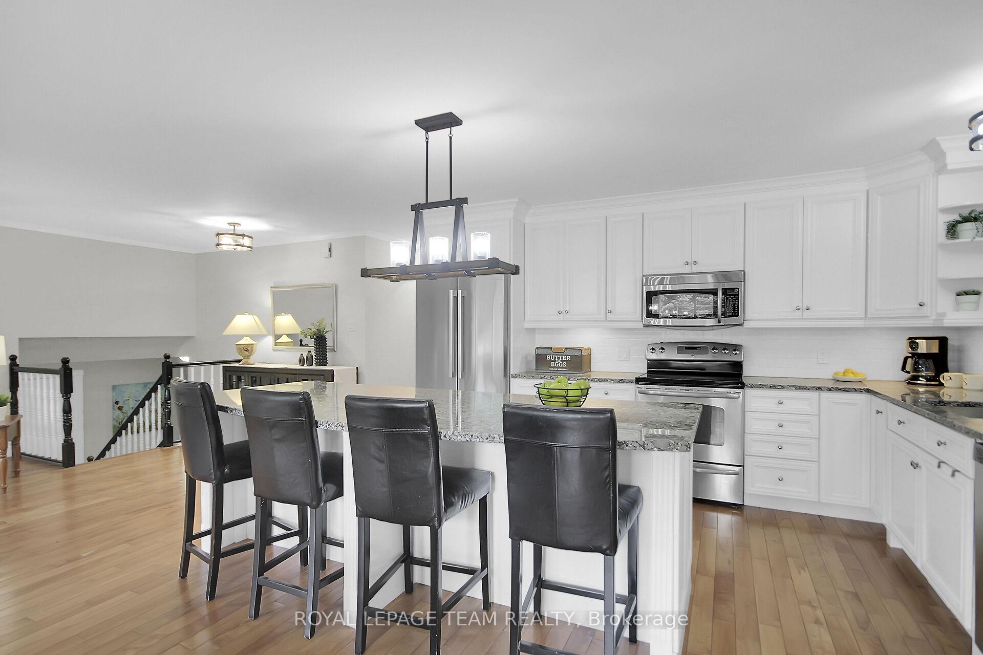 Photo 11 of 3317 Wild Cherry Drive, Ottawa, Osgoode — HOMEH