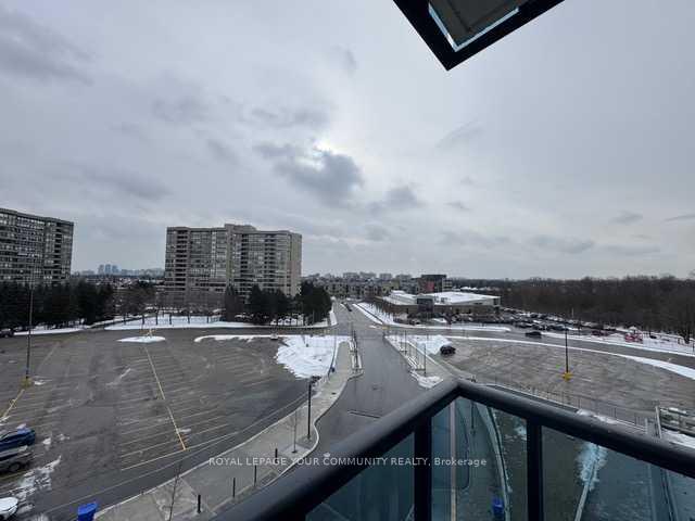 Photo 6 of Unit 410, 30 Upper Mall Way, Vaughan, Brownridge — HOMEH