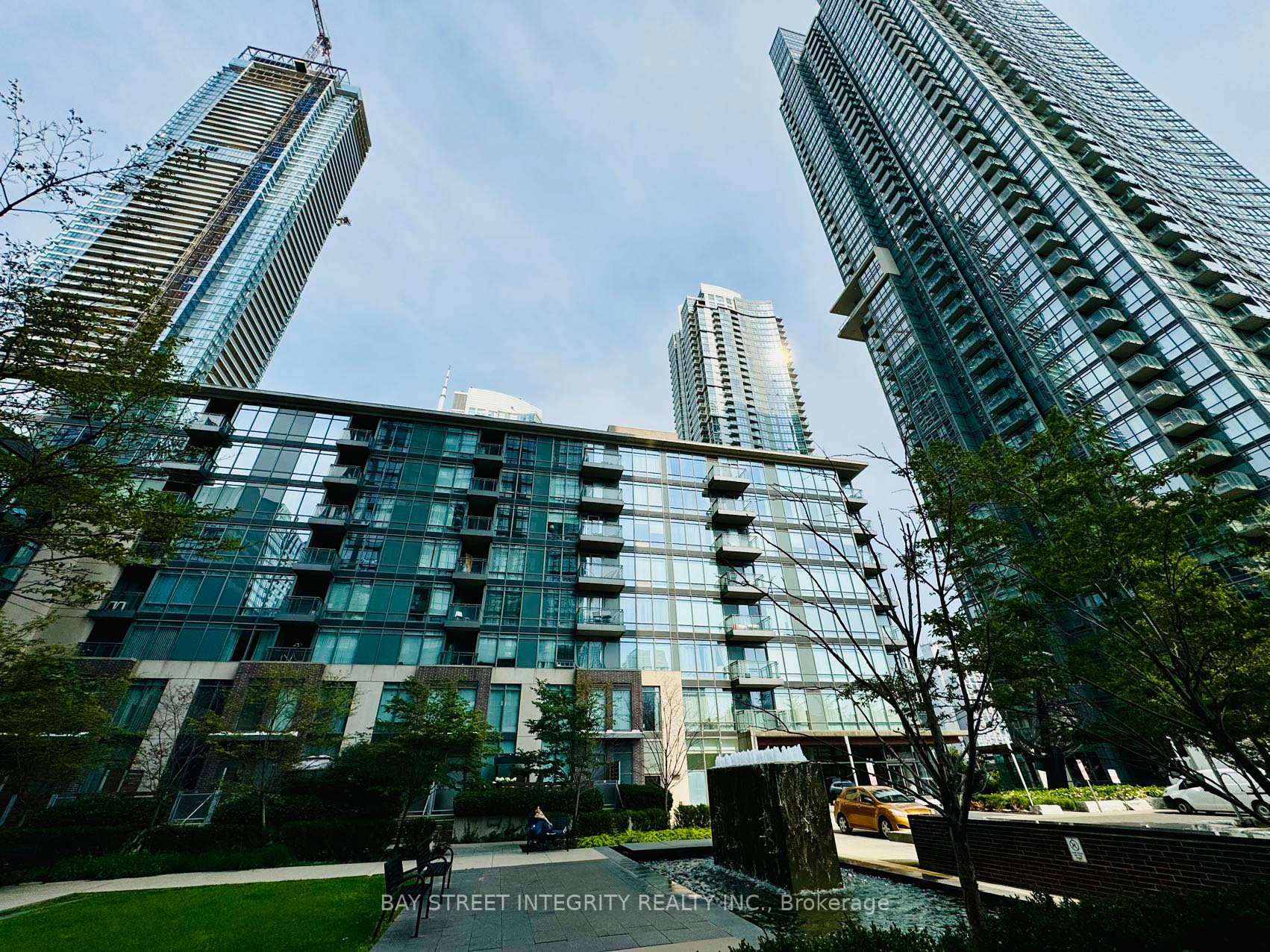 Front of Unit 812, 15 Brunel Court