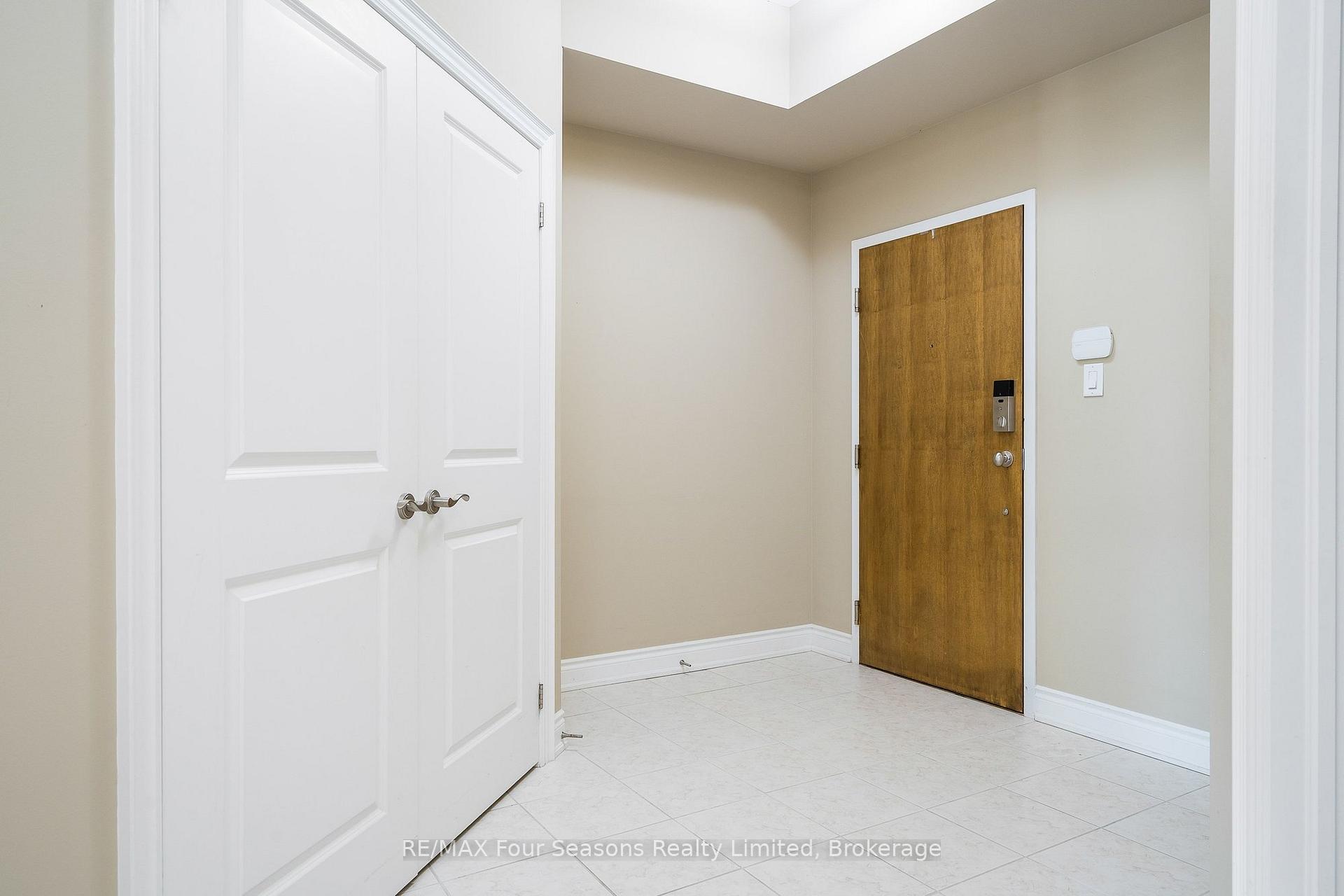 Photo 4 of Unit 305, 27 Beaver Street S, Blue Mountains — HOMEH