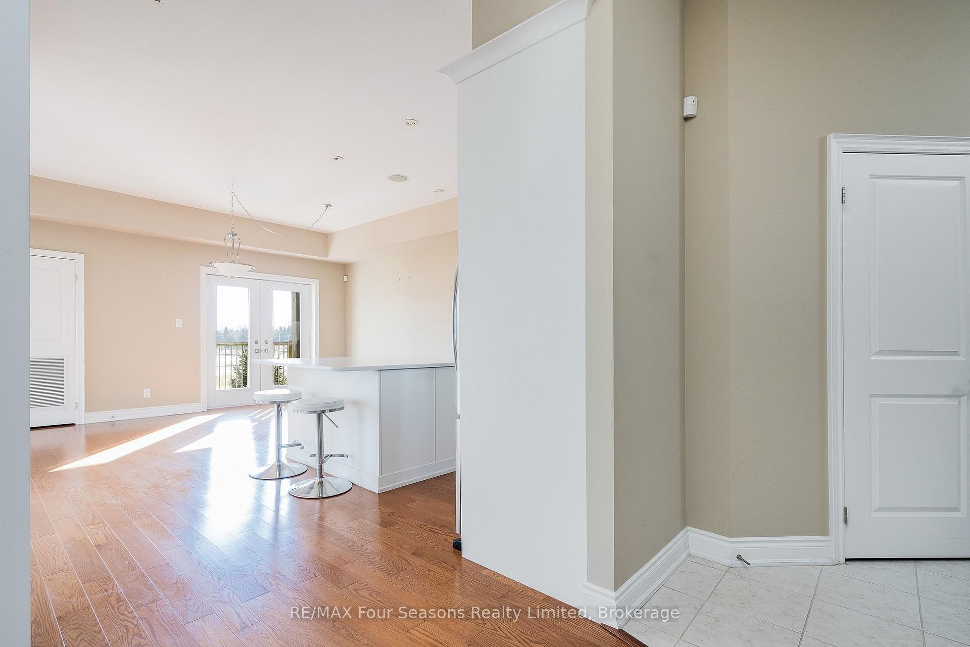 Photo 10 of Unit 305, 27 Beaver Street S, Blue Mountains — HOMEH