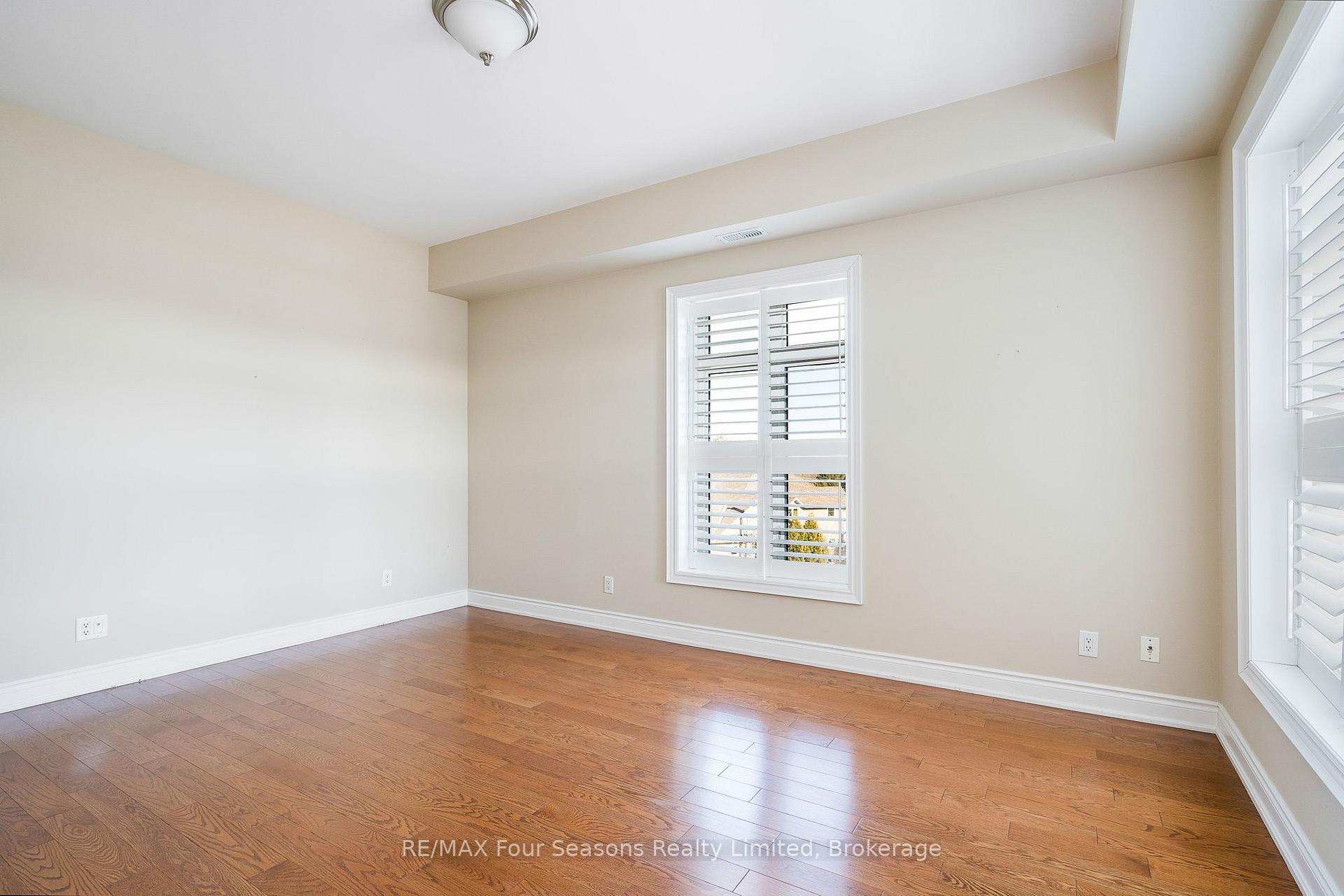 Photo 19 of Unit 305, 27 Beaver Street S, Blue Mountains — HOMEH