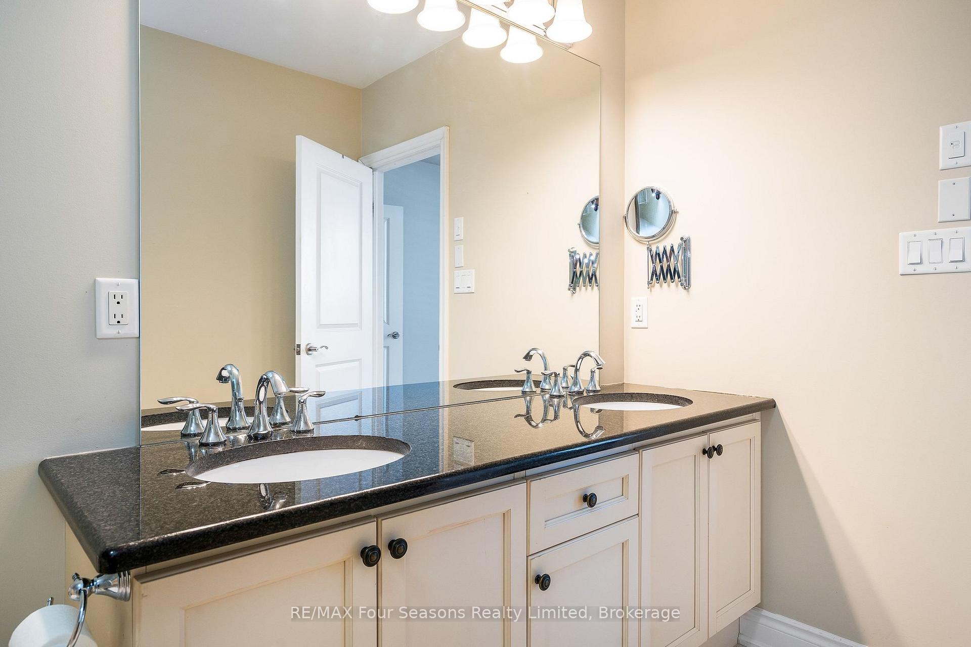 Photo 28 of Unit 305, 27 Beaver Street S, Blue Mountains — HOMEH