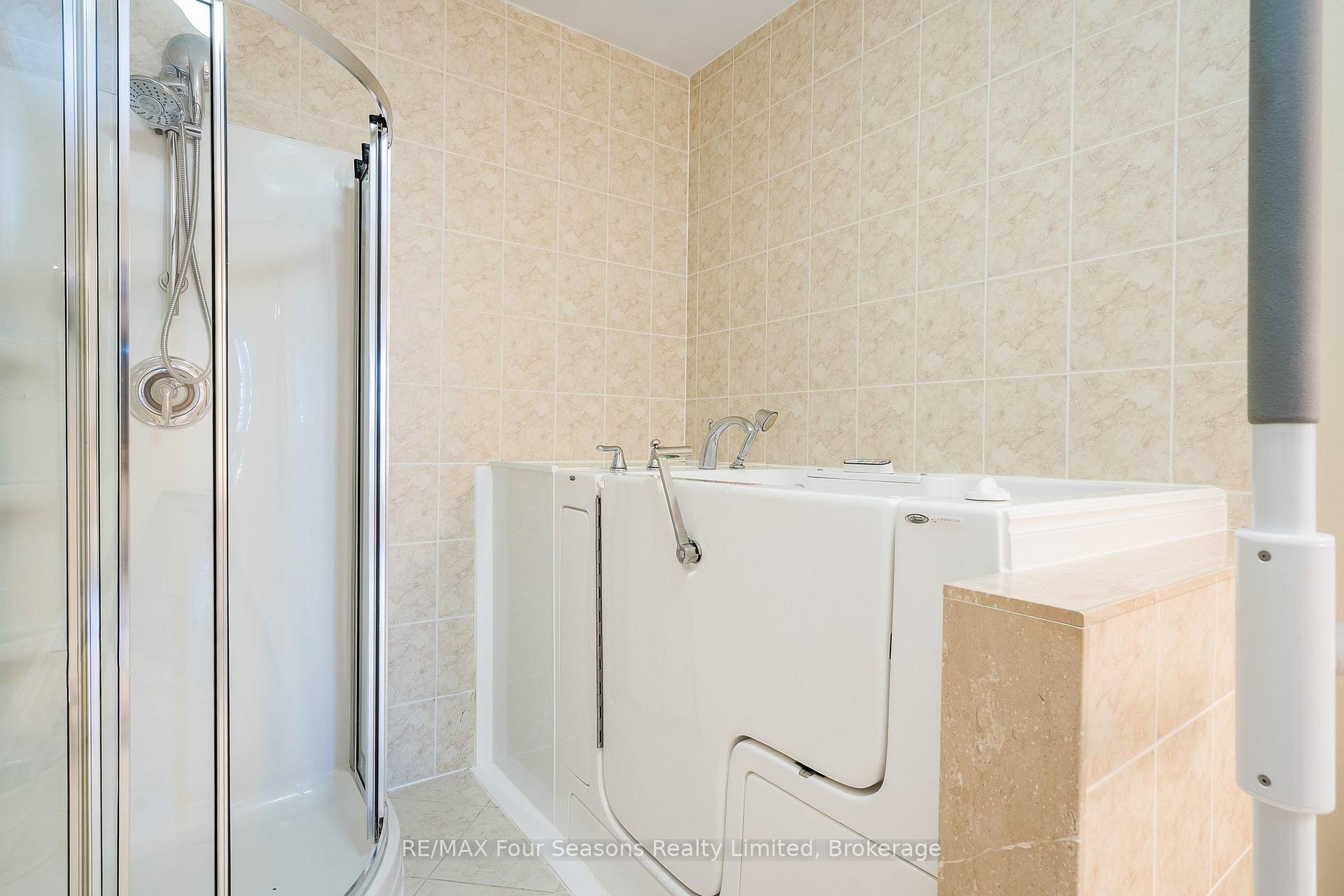 Photo 21 of Unit 305, 27 Beaver Street S, Blue Mountains — HOMEH