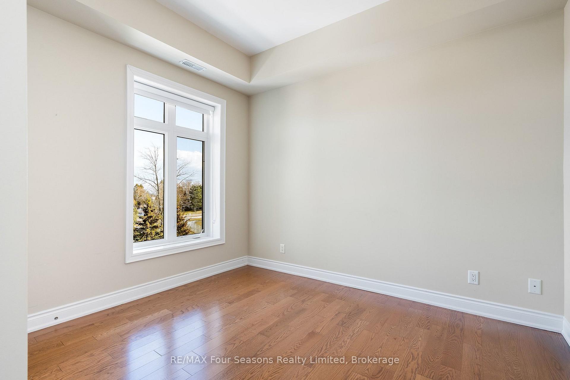 Photo 29 of Unit 305, 27 Beaver Street S, Blue Mountains — HOMEH