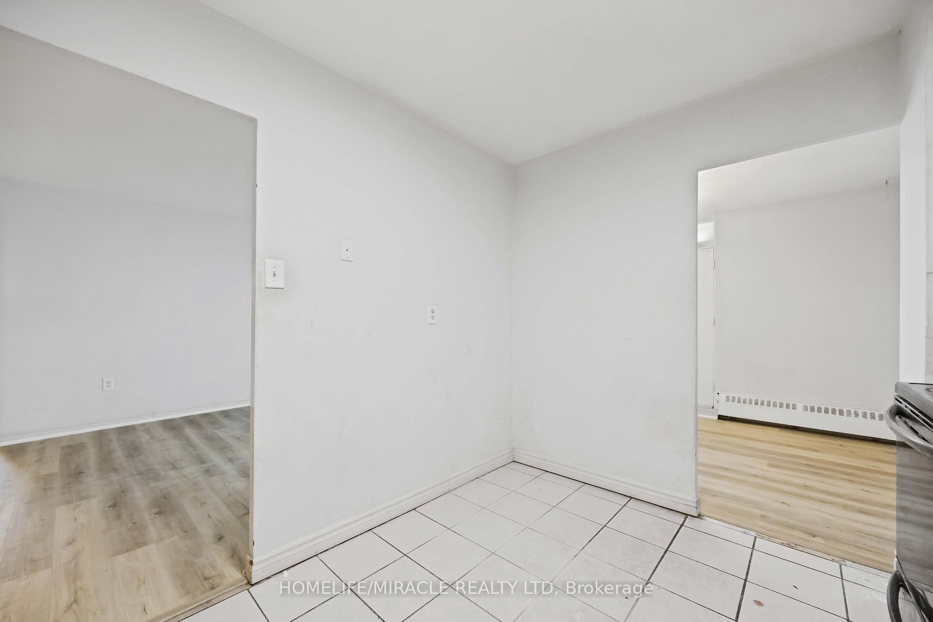 Photo 7 of Unit 1008, 60 Stevenson Road, Etobicoke, Mount Olive-Silverstone-Jamestown — HOMEH