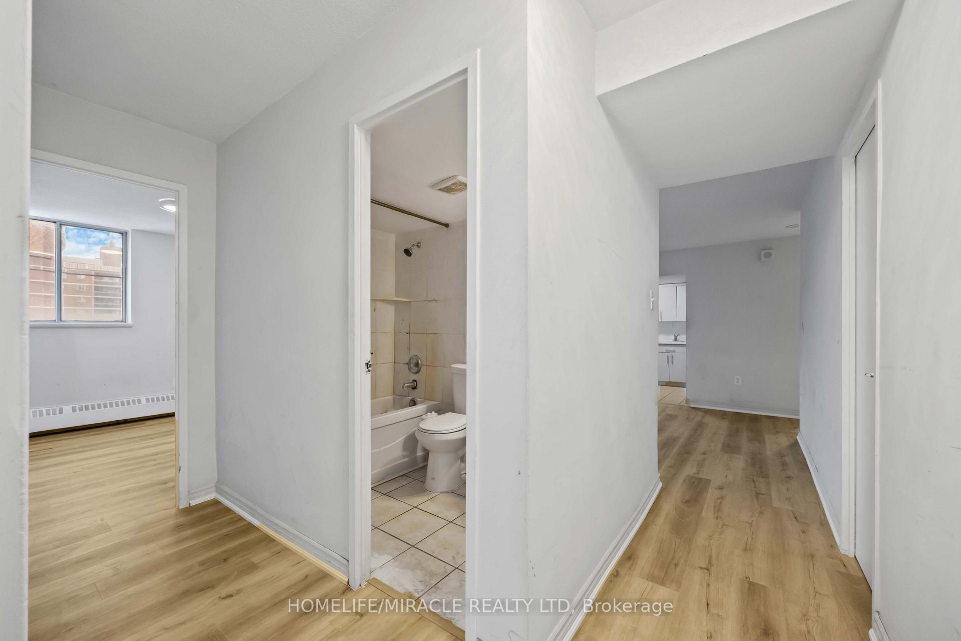 Photo 24 of Unit 1008, 60 Stevenson Road, Etobicoke, Mount Olive-Silverstone-Jamestown — HOMEH