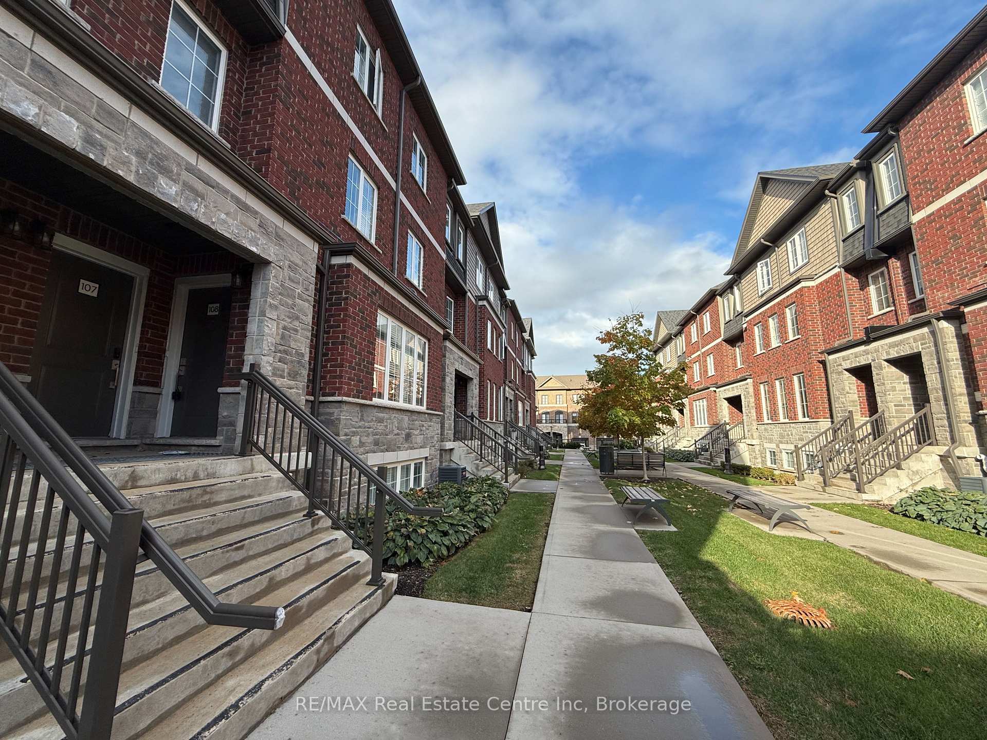 Front of Unit 108, 445 Ontario Street S
