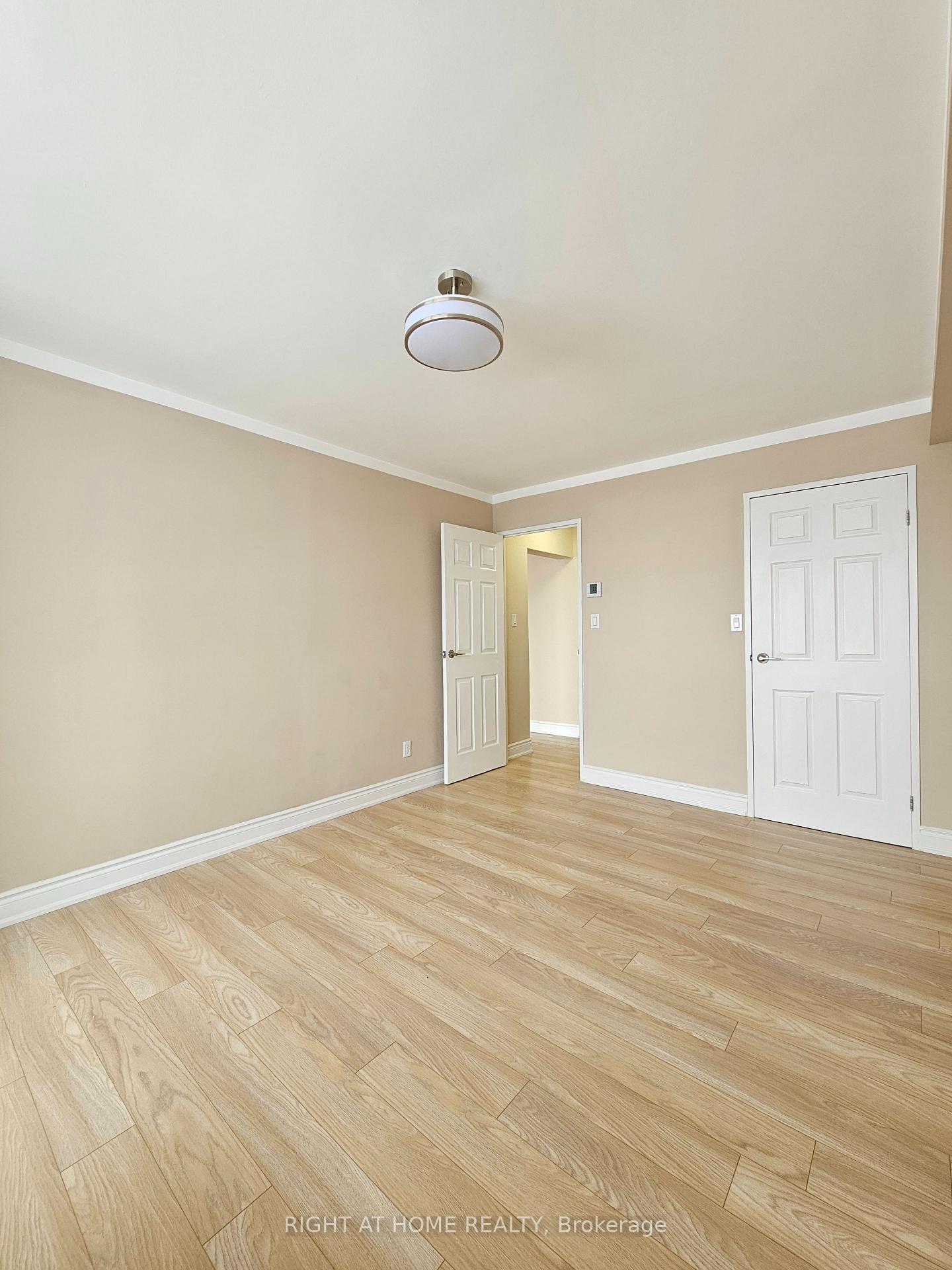 Photo 7 of Unit 908, 55 William Street E, Oshawa, O'Neill — HOMEH