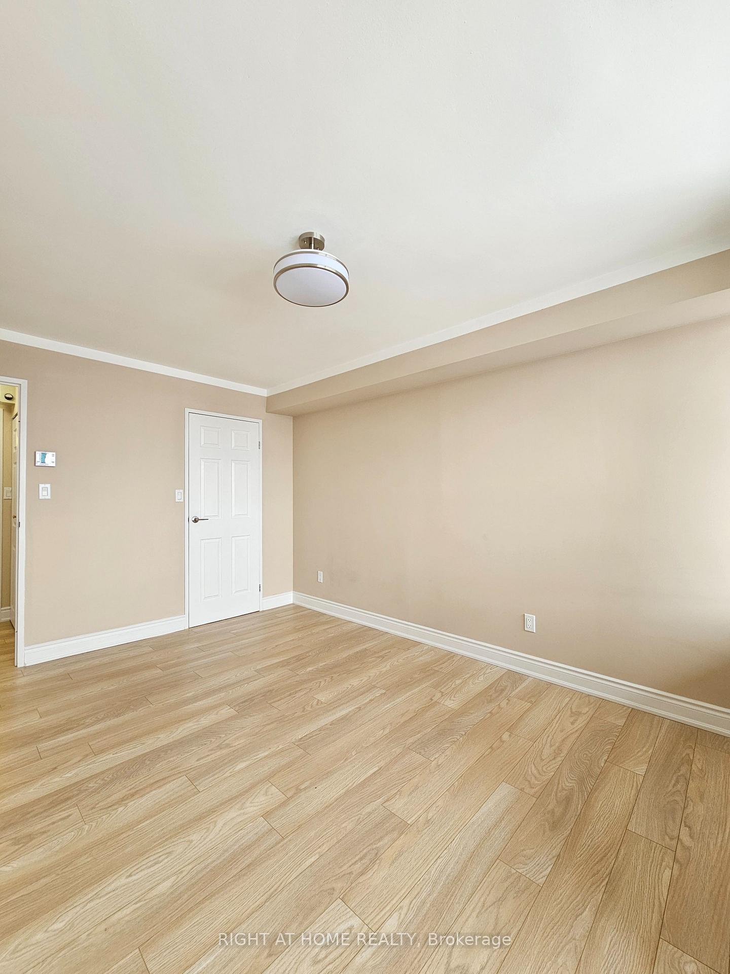 Photo 4 of Unit 908, 55 William Street E, Oshawa, O'Neill — HOMEH